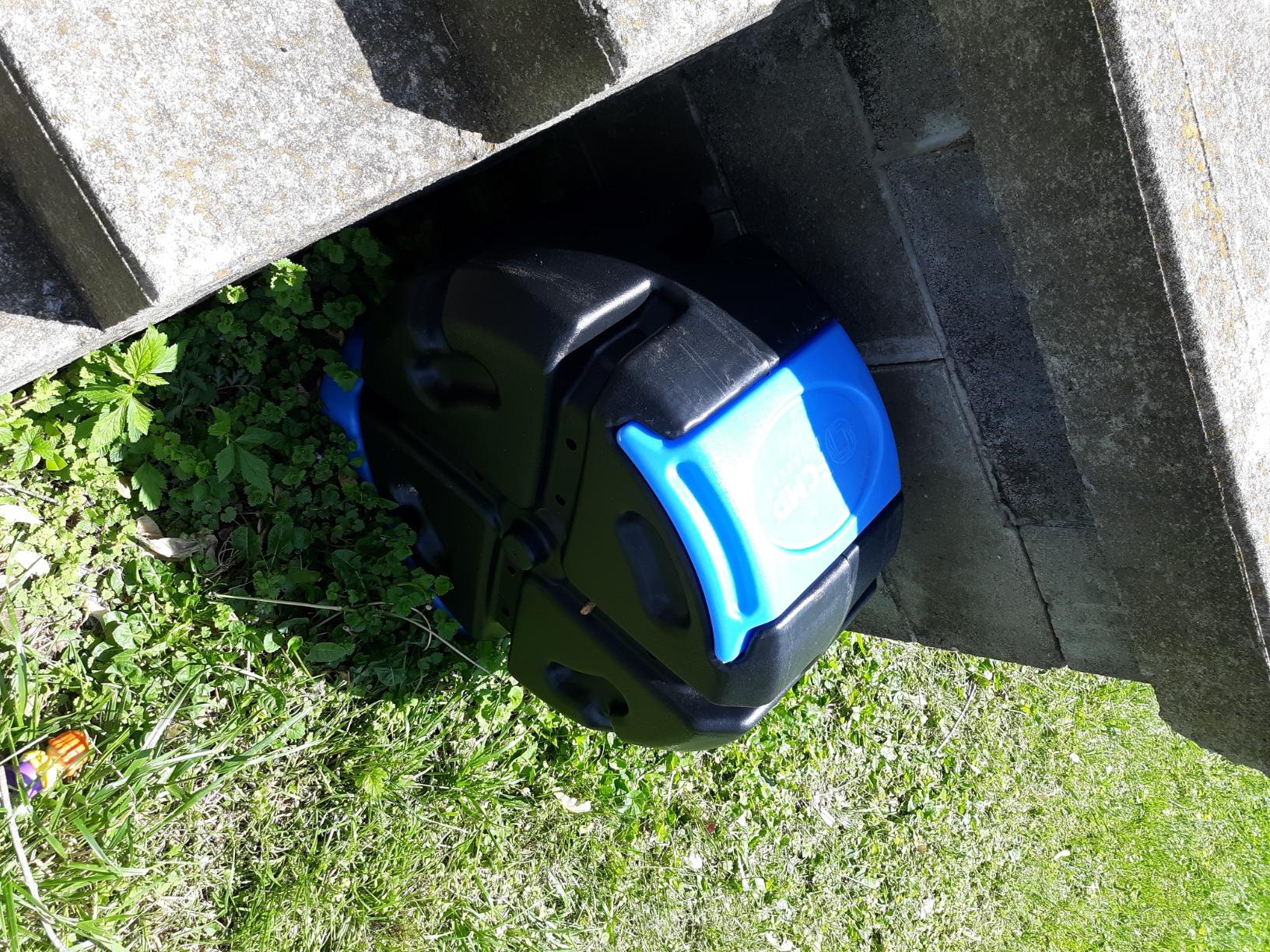 FCMP Outdoor HOTFROG Half Size Rolling Single Chamber Batch Tumbling Composter - Outdoor Rotating Garden Compost Bin (HF-RC2000WB-GRN) Black & Green (19-Gallon) customer photo 1