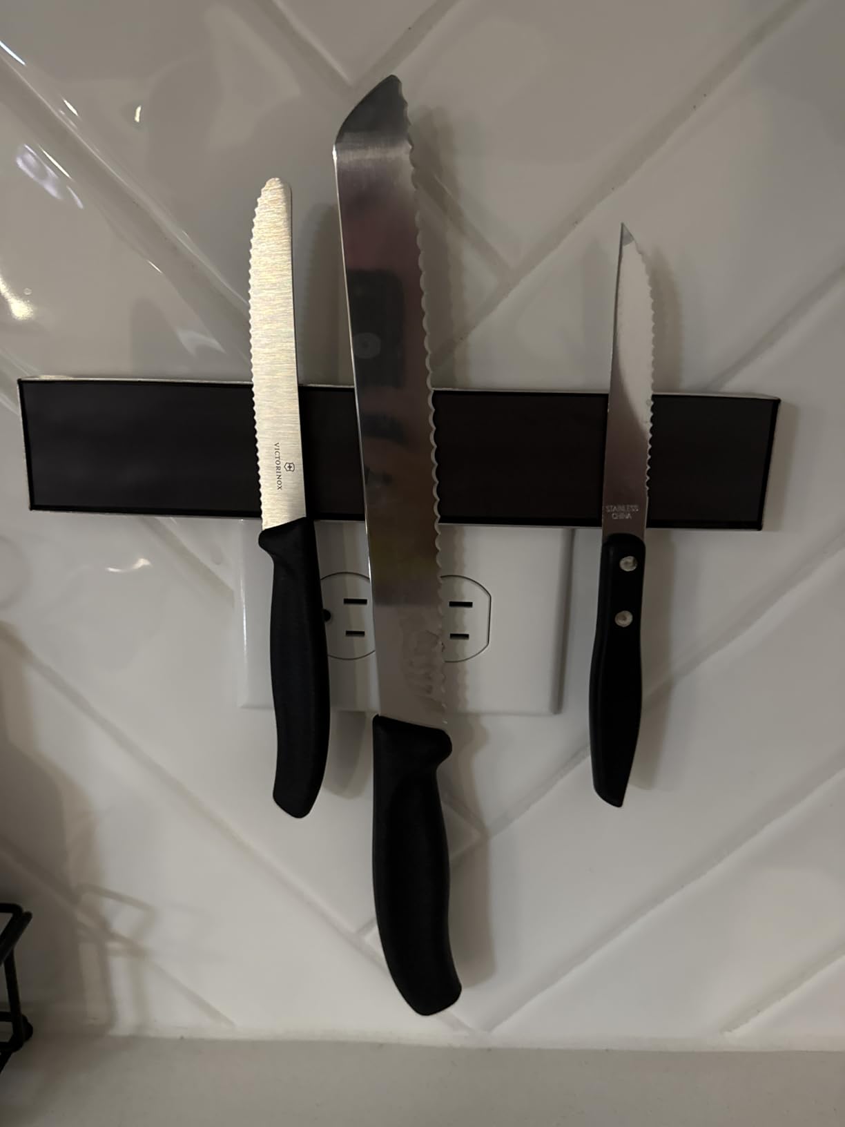 Victorinox Swiss Classic Kitchen Set - Includes Paring Knives, Carving Knife, Bread Knife and More - Premium Kitchen Accessories - Black Handles, 5-Piece Set customer photo 2