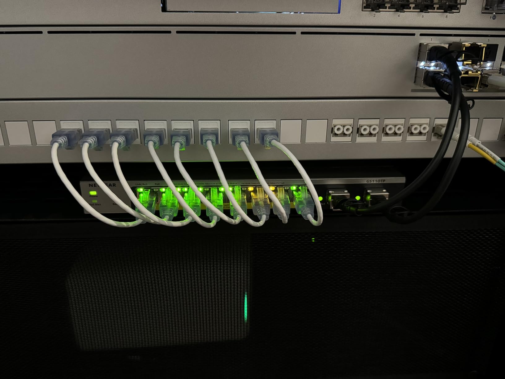 NETGEAR 10-Port PoE Gigabit Ethernet Smart Switch (GS110TP) - Managed, with 8 x PoE+ @ 55W, 2 x 1G SFP, Optional Insight Cloud Management customer photo 1