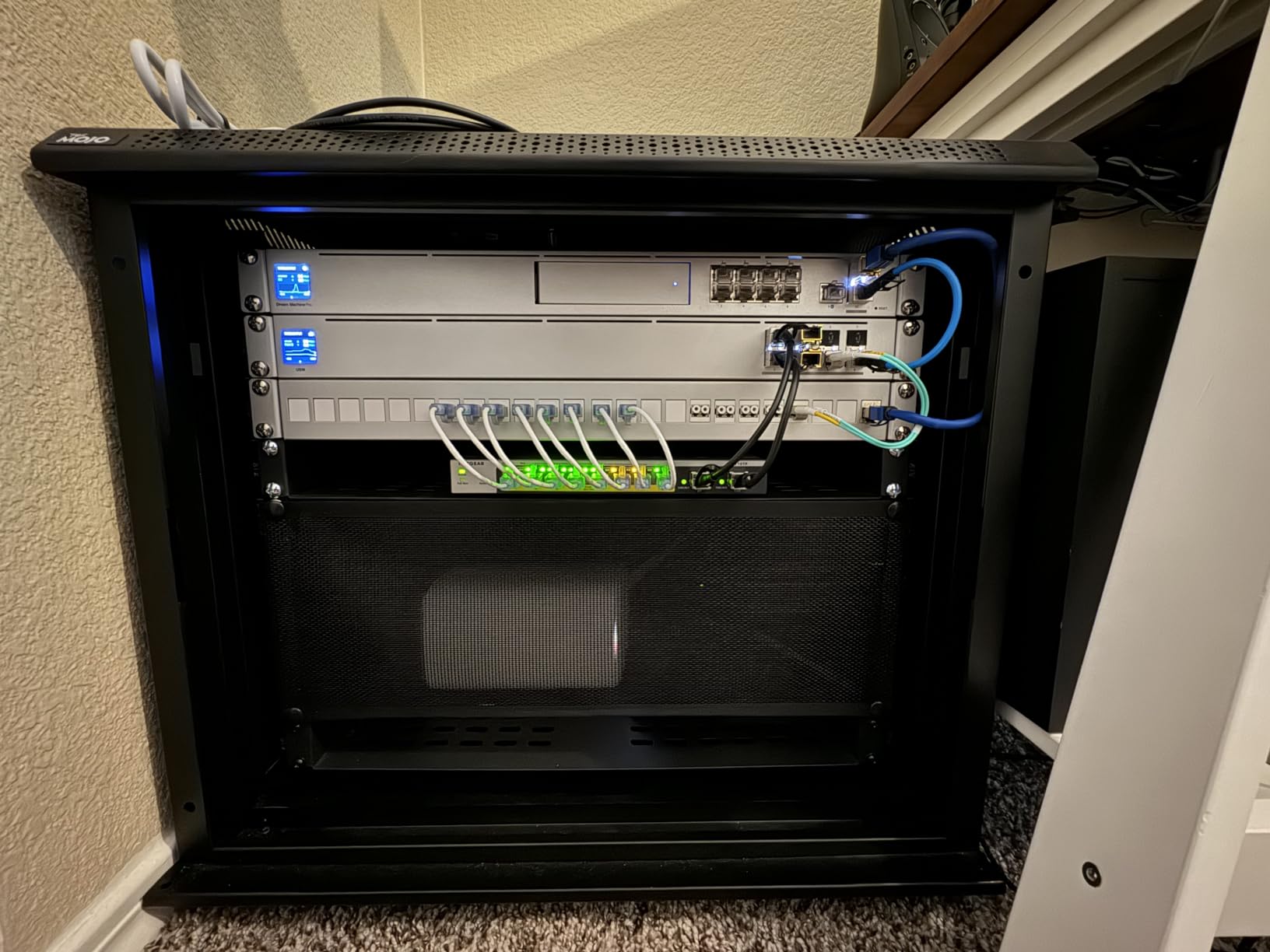 NETGEAR 10-Port PoE Gigabit Ethernet Smart Switch (GS110TP) - Managed, with 8 x PoE+ @ 55W, 2 x 1G SFP, Optional Insight Cloud Management customer photo 2
