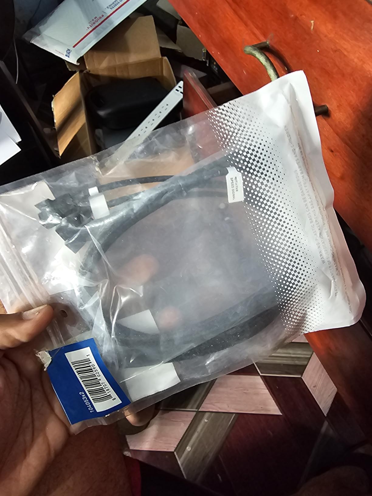 Cable Matters 2-Pack 3 Way 4 Pin PWM Fan Splitter Cable - 12 Inches / 30cm, 1x PWM-Controlled with 2 Follower, PC Fan Splitter 1 to 3 Converter customer photo 2