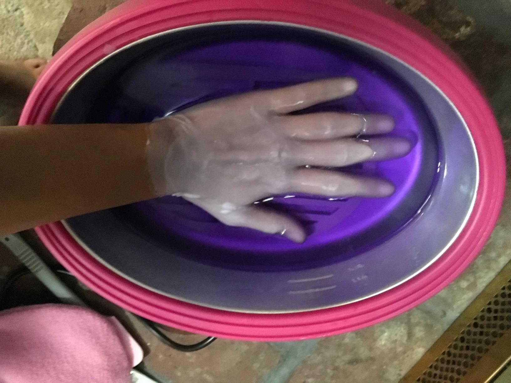 Paraffin Wax Machine for Hand and Feet - Ejiubas Paraffin Bath,Quick Heating,Large Capacity,includes 2.2 lb Paraffin Wax 200 Glove Liners 2 Thermal Mitts Booties for Arthritis and Deep Skin Moisturize customer photo 2