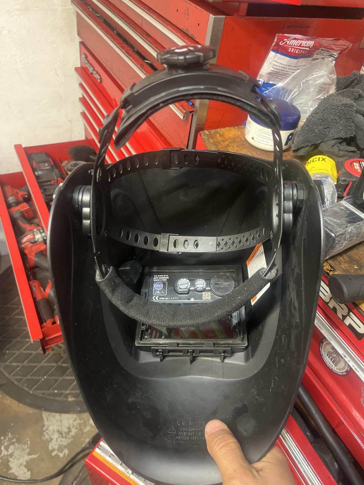 YESWELDER Auto Darkening Welding Helmet, Blue Light Blocking, 1/1/1/1 True Color Solar Powered Welding Hood with 2 Arc Sensors, Wide Shade 3.5/9-13 Welder Mask for TIG MIG ARC and Grind customer photo 2