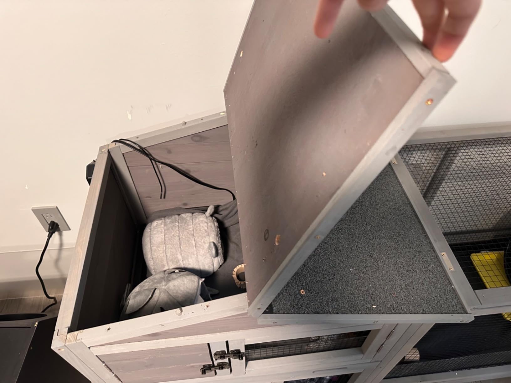 Aivituvin Rabbit Hutch Outdoor Indoor Rabbit Cage Chikcen Coop with Casters Guinea Pig Cage with 3 Deep No Leakage Pull Out Tray,Waterproof Roof customer photo 1