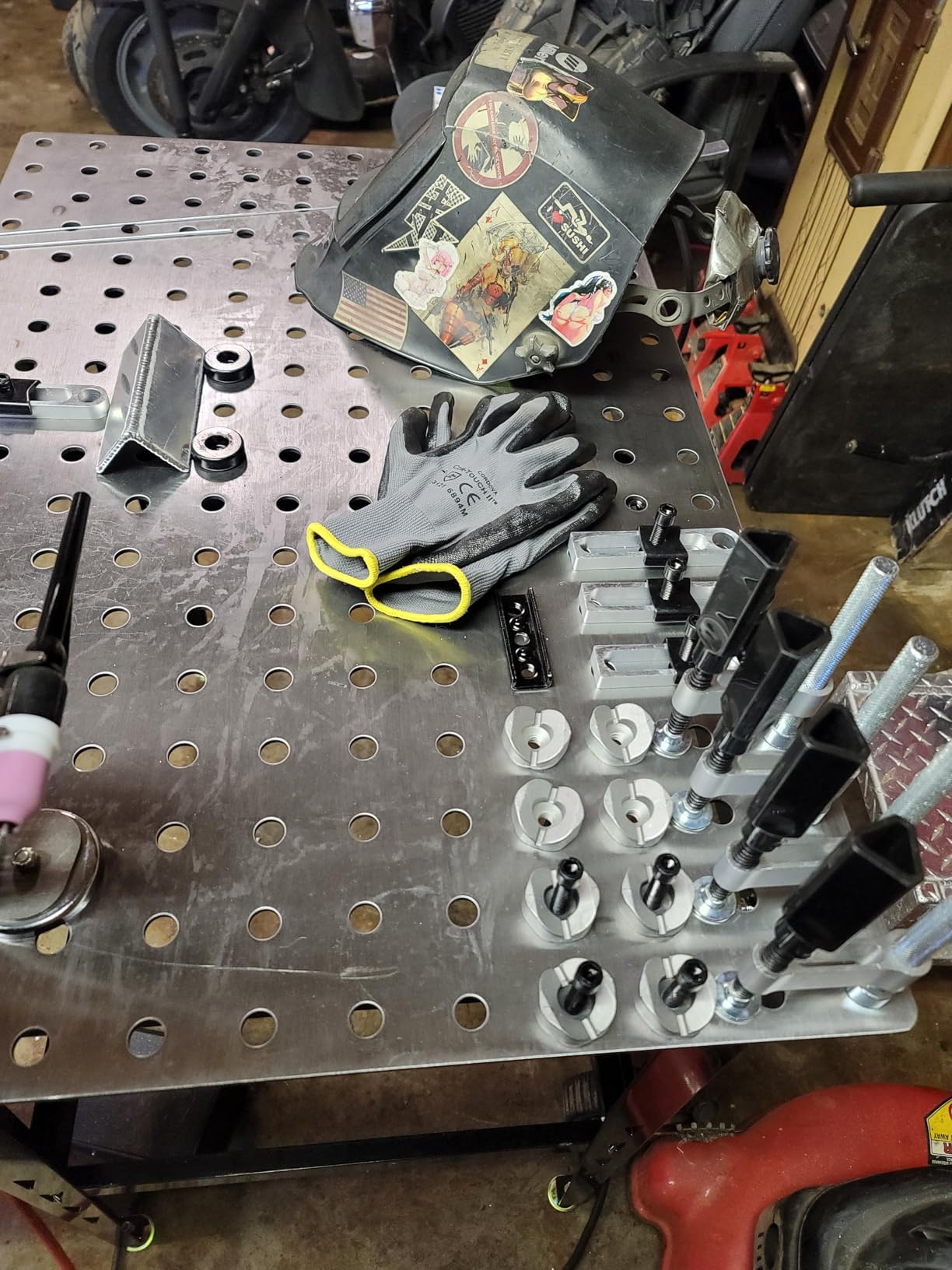 Klutch Steel Welding Table with 24-Piece Fit-Up Tool Kit, 600 Lb Capacity, 36 in. L x 24 in. W x 33-1/4 in. H, 16mm Fixture Holes, Stand Alone or Benchtop Welding Fabrication Table customer photo 2