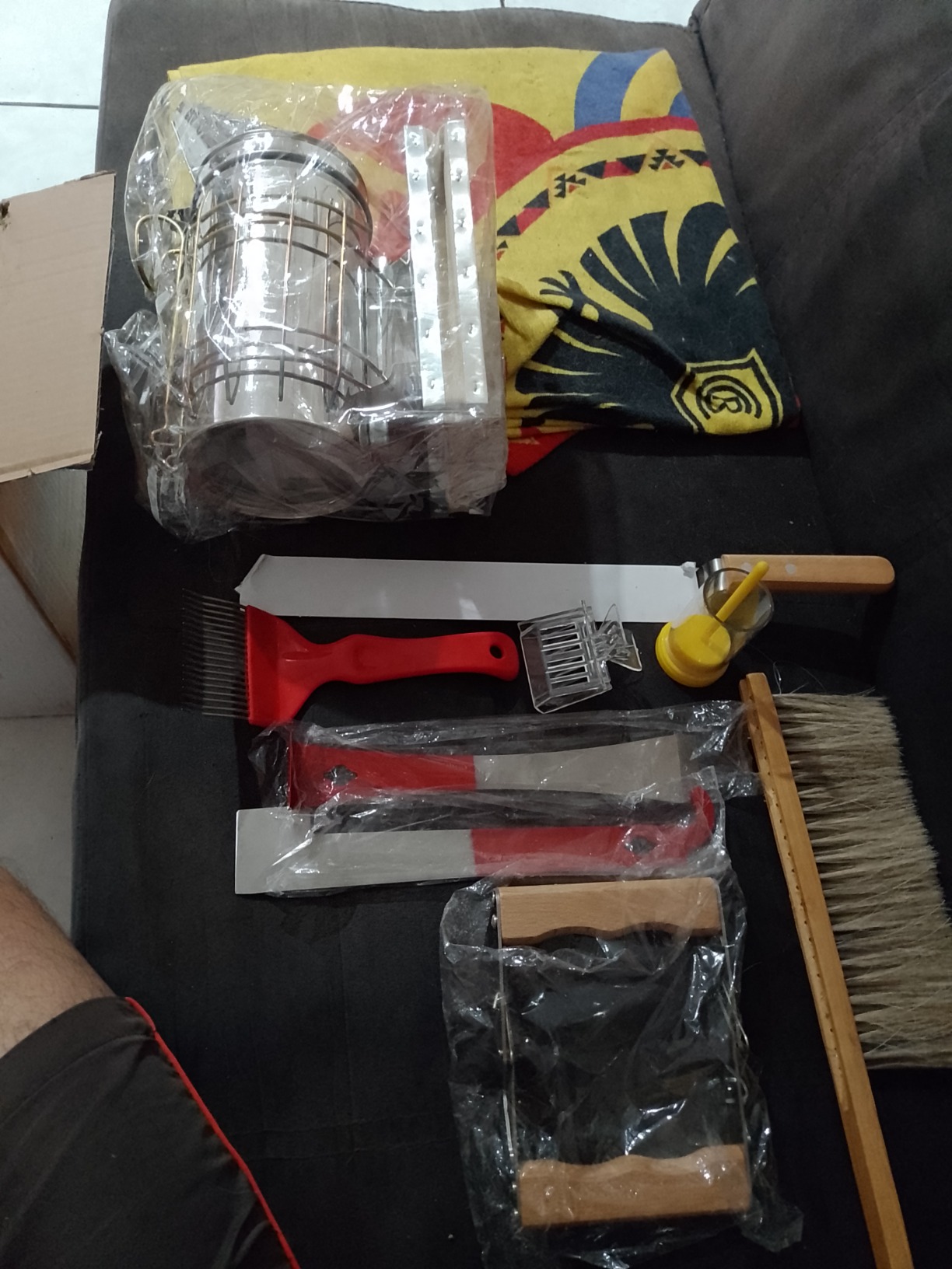 BeeCastle 9 Pcs Beekeeping Tools Kit with Organizer Tote for Beekeepers, Necessary Beekeeping Supplies Bee Keeping Starter Kit Includes Bee Smoker Kit and Beehive Tools customer photo 1