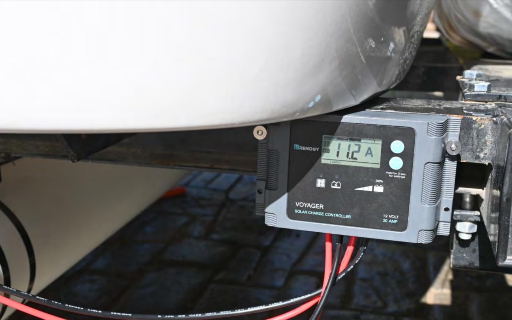 Renogy 200W 12V Portable Solar Panels Suitcase with Waterproof 20A Charge Controller, Foldable 200 Watt Solar Panel W/ Adjustable Kickstand, Solar Charger for Power Station, RV, Camping, SUV, Off Grid customer photo 2