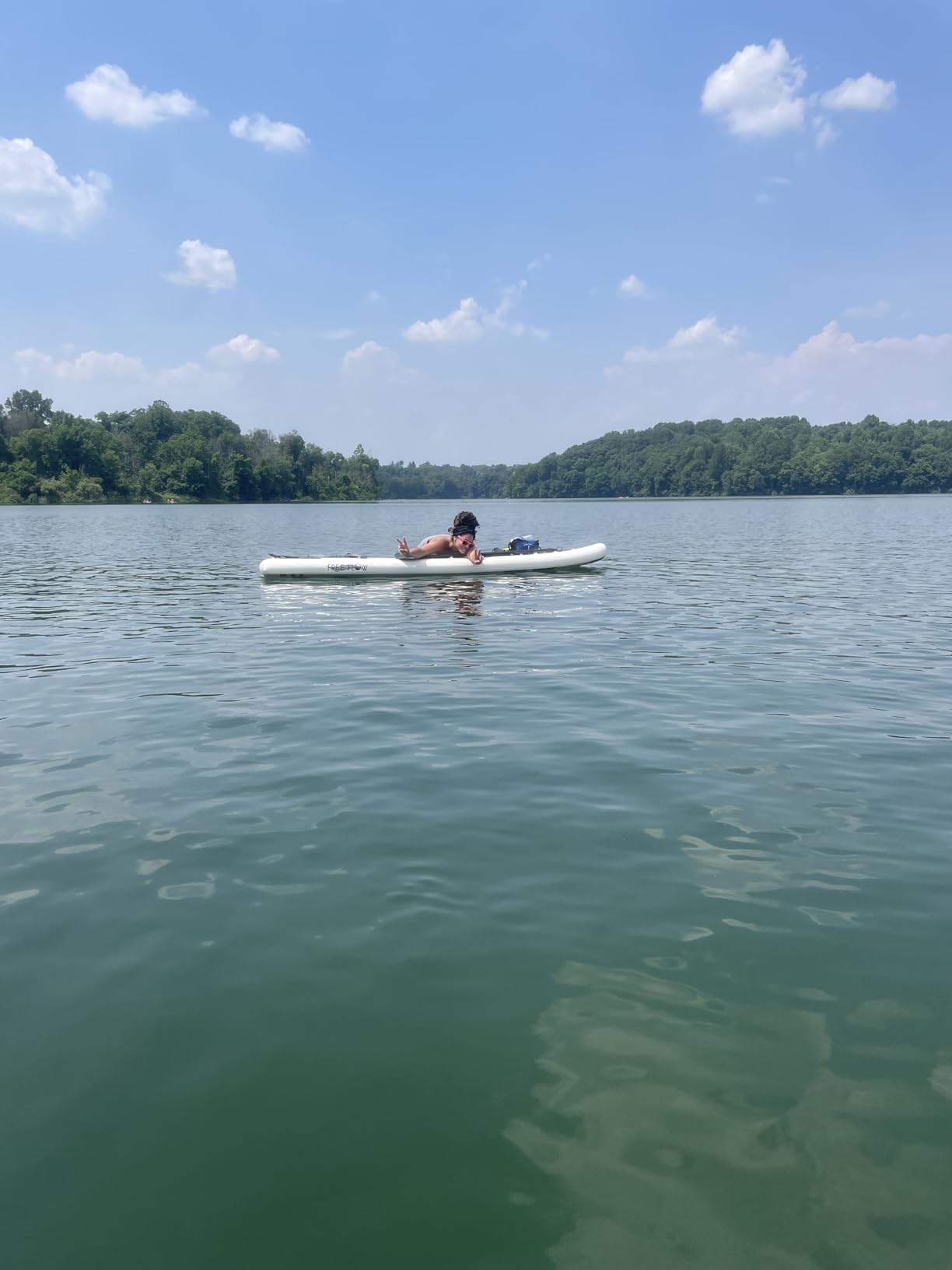 SereneLife Ultra-Light Inflatable Stand Up Paddle Board with Premium SUP Accessories - Extra Wide Stable Design with Non-Slip EVA Deck Pad for Youth and Adults of All Skill Levels - 275 lbs Capacity customer photo 2