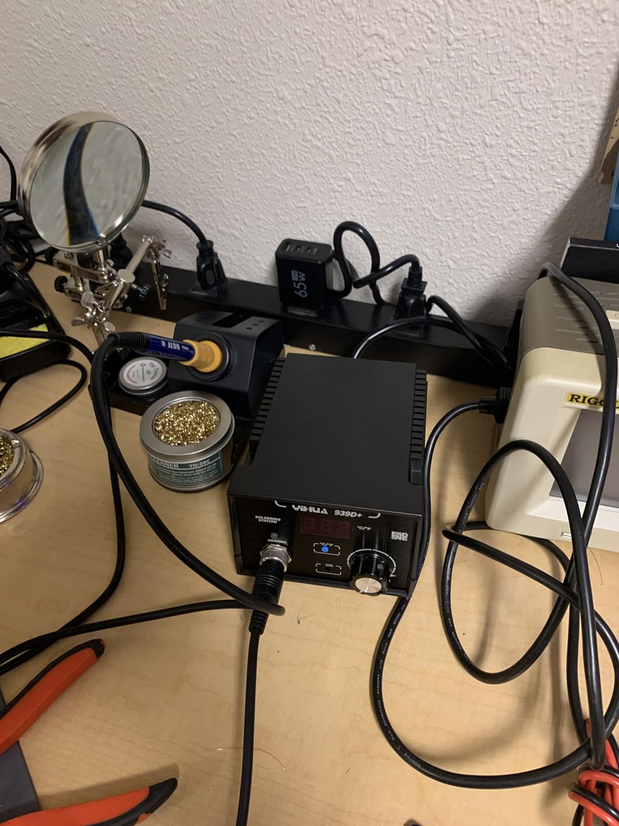 YIHUA 939D+ Digital Soldering Station, 75W Equivalent with Precision Heat Control (392°F to 896°F) and Built-in Transformer. ESD Safe, Lead Free with °C/°F display (Black) customer photo 1