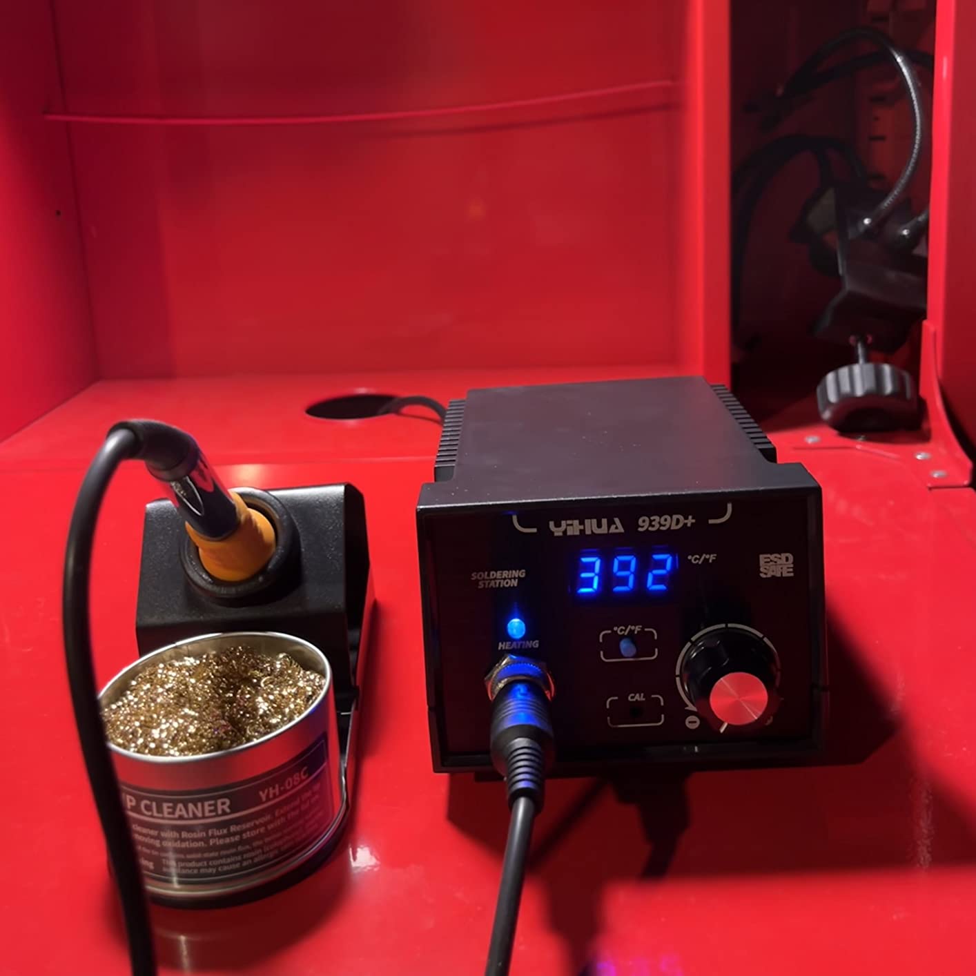 YIHUA 939D+ Digital Soldering Station, 75W Equivalent with Precision Heat Control (392°F to 896°F) and Built-in Transformer. ESD Safe, Lead Free with °C/°F display (Black) customer photo 2