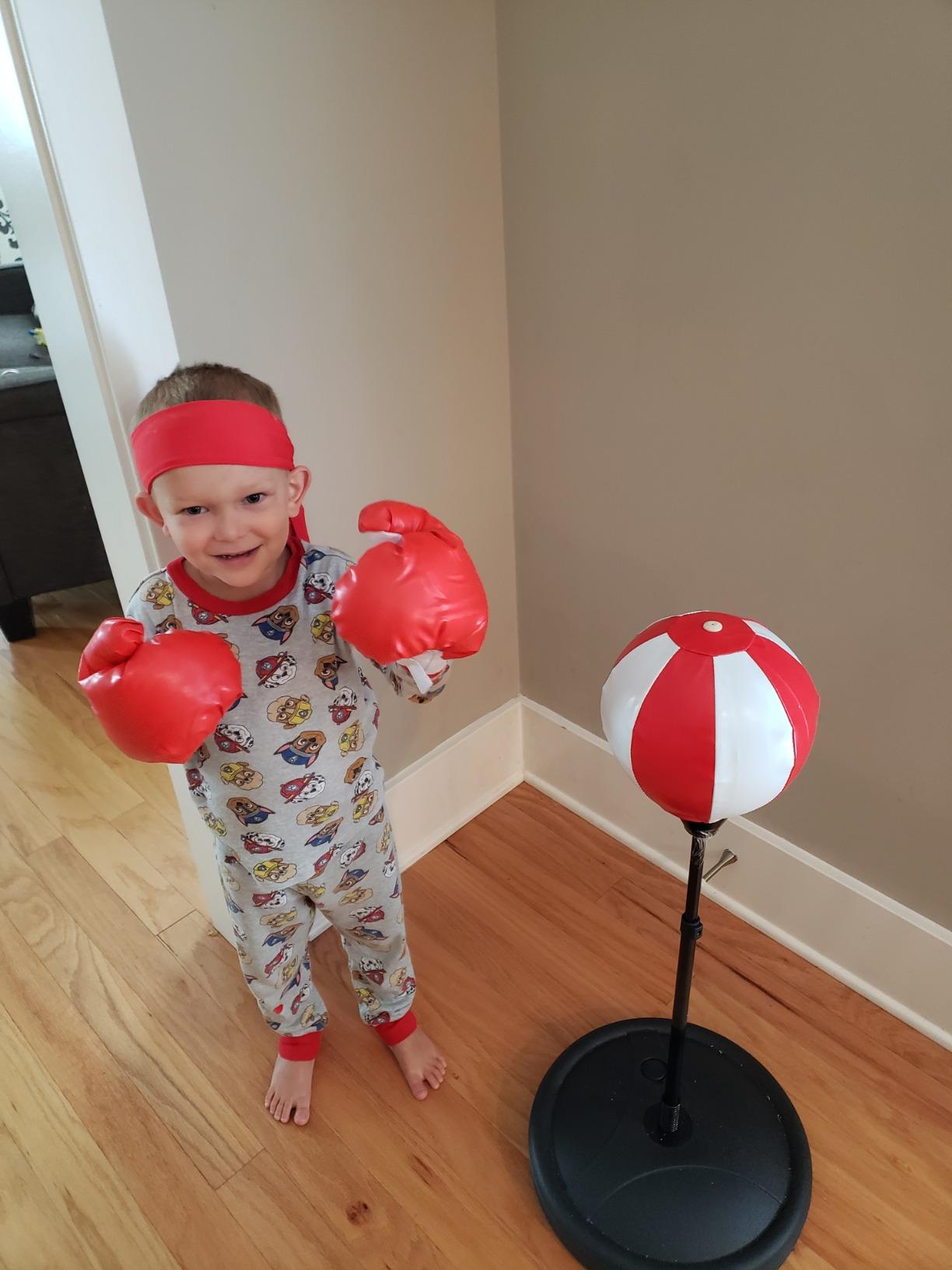 Whoobli Punching Bag for Kids and Toddler Incl Boxing Gloves | 3 4 5 6 7 8+ Years Old Adjustable Kids Boxing Bag with Stand | Sports Toy for Boys | Ideal Christmas Birthday Gift for Children customer photo 1