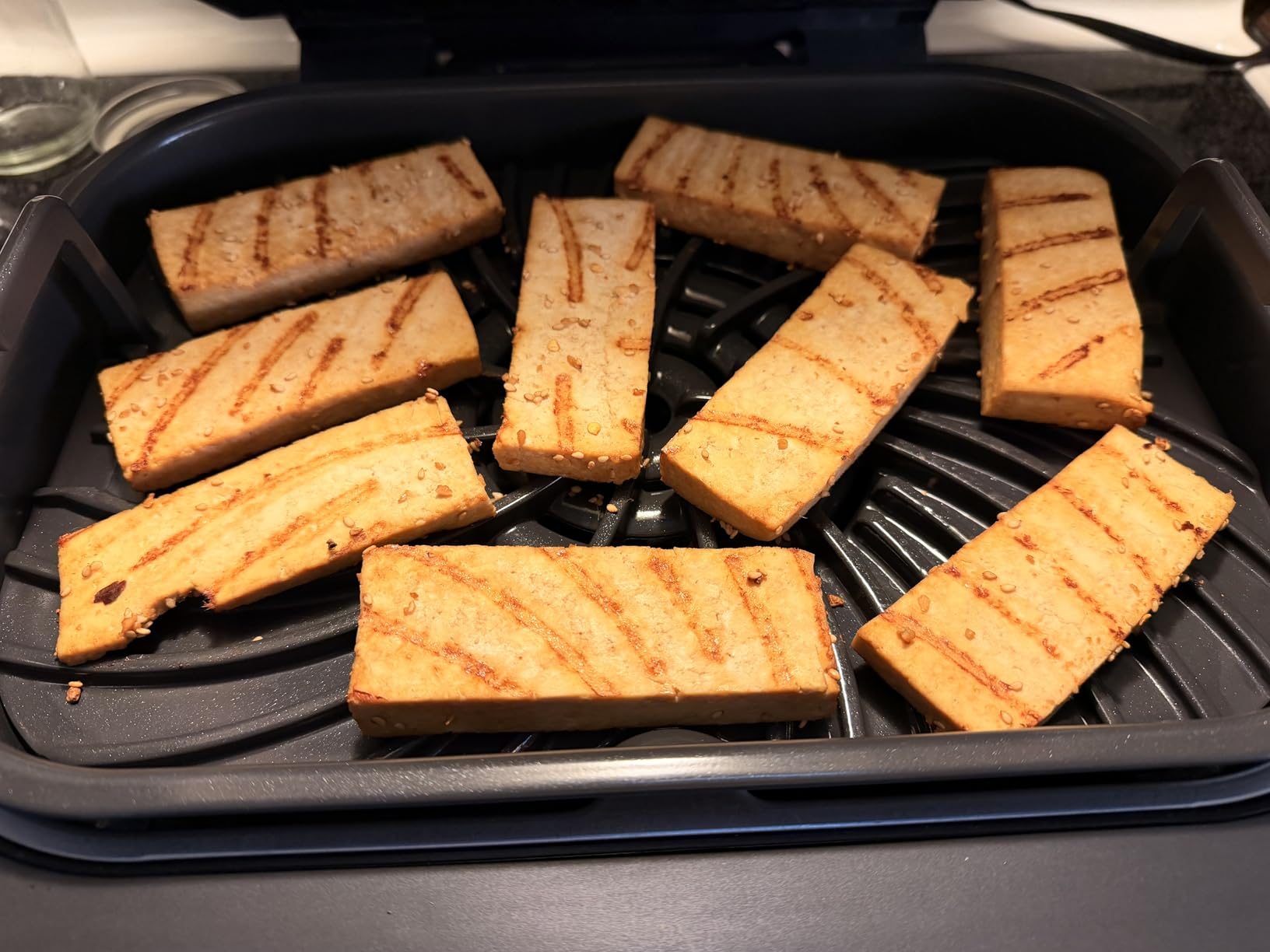 Indoor Grill | Foodi | 5-in-1 (Grill, Air Fry, Roast, Bake, and Dehydrate | Fits up to 3lb Roast | Smoke Control System and Dishwasher Safe Parts | Black/Grey | AG301 customer photo 2