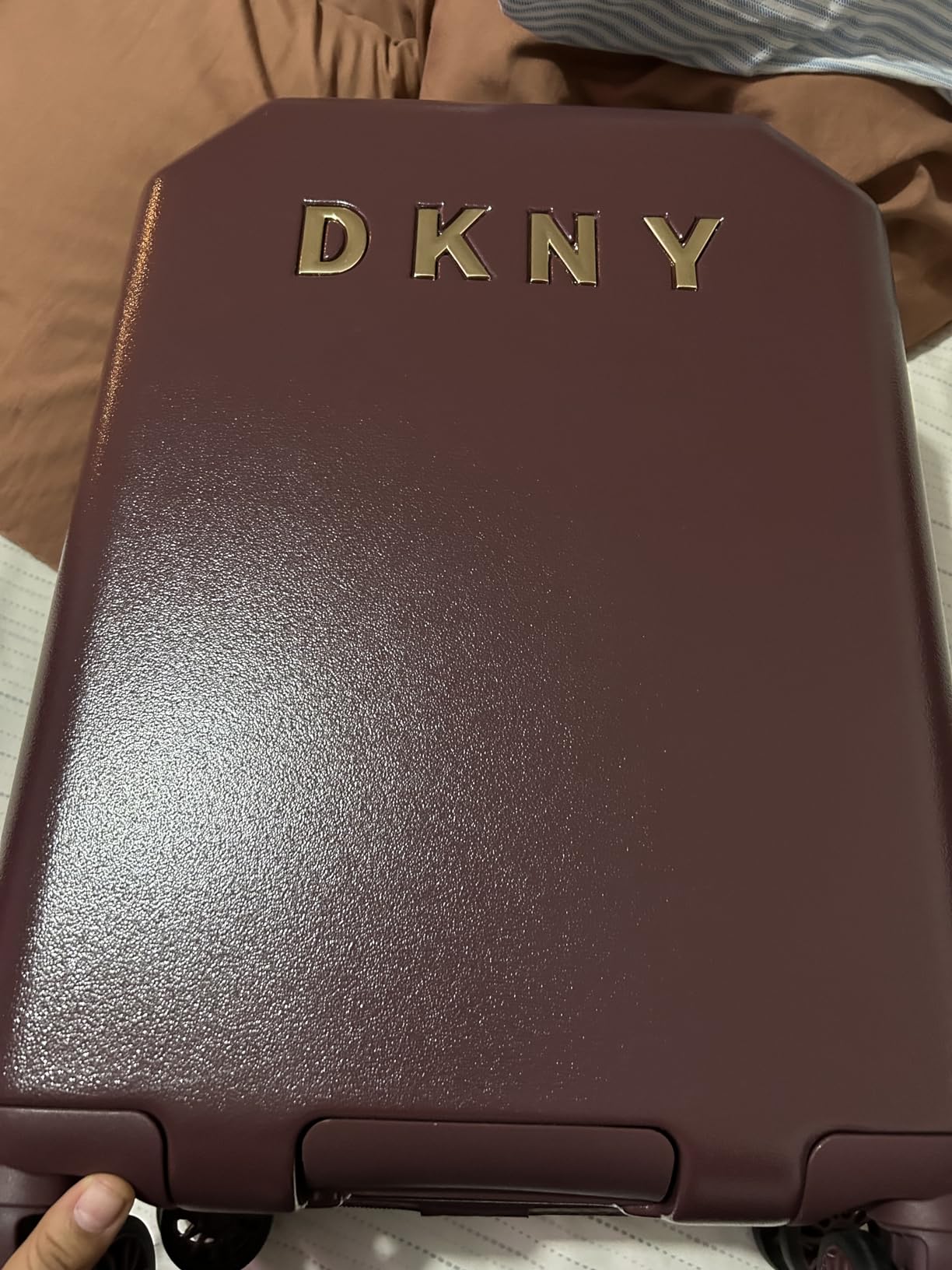 DKNY Chaos Hardside Spinner Luggage with TSA Lock, Black, 22 Inch customer photo 2