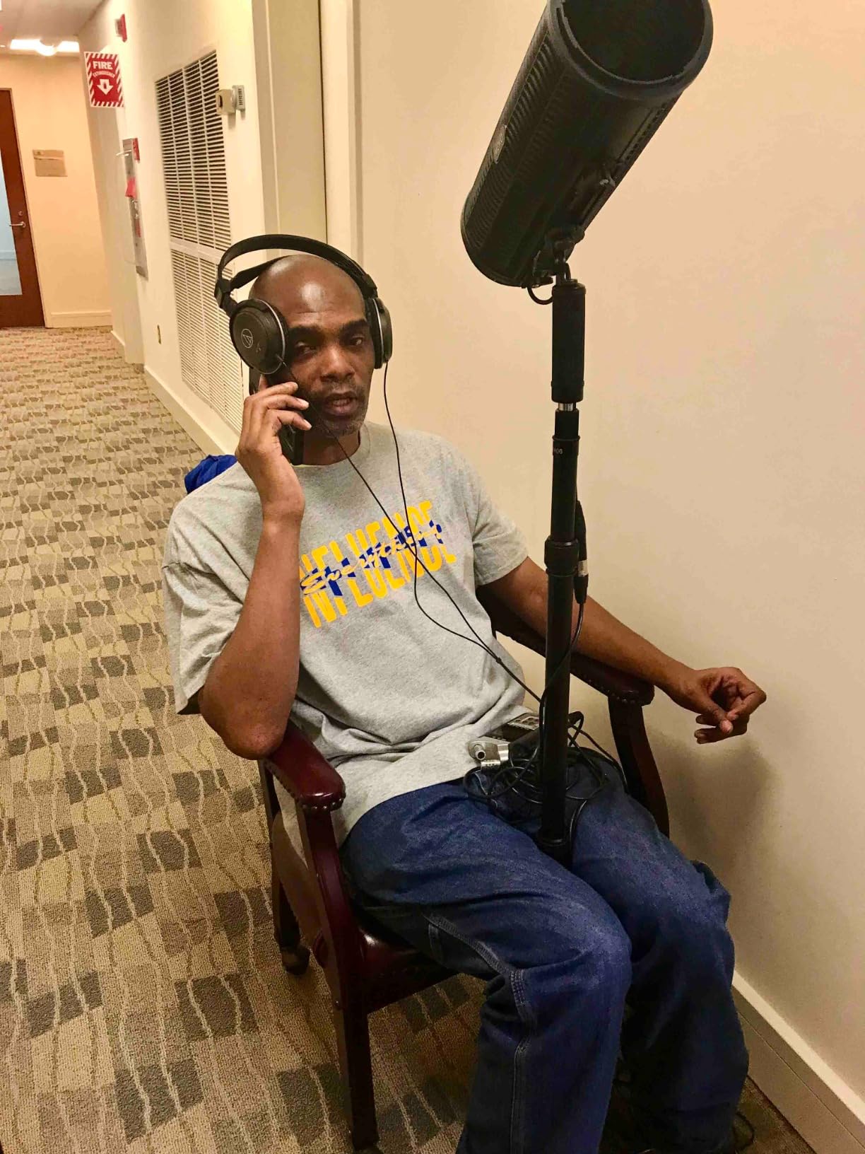 Movo BWS1000 Blimp Wind & Vibration Protection System for Shotgun Microphones - Features 12-point Internal Shockmount, Integrated XLR Cable, Furry Deadcat Windscreen & Grip Handle with Boom Attachment customer photo 1