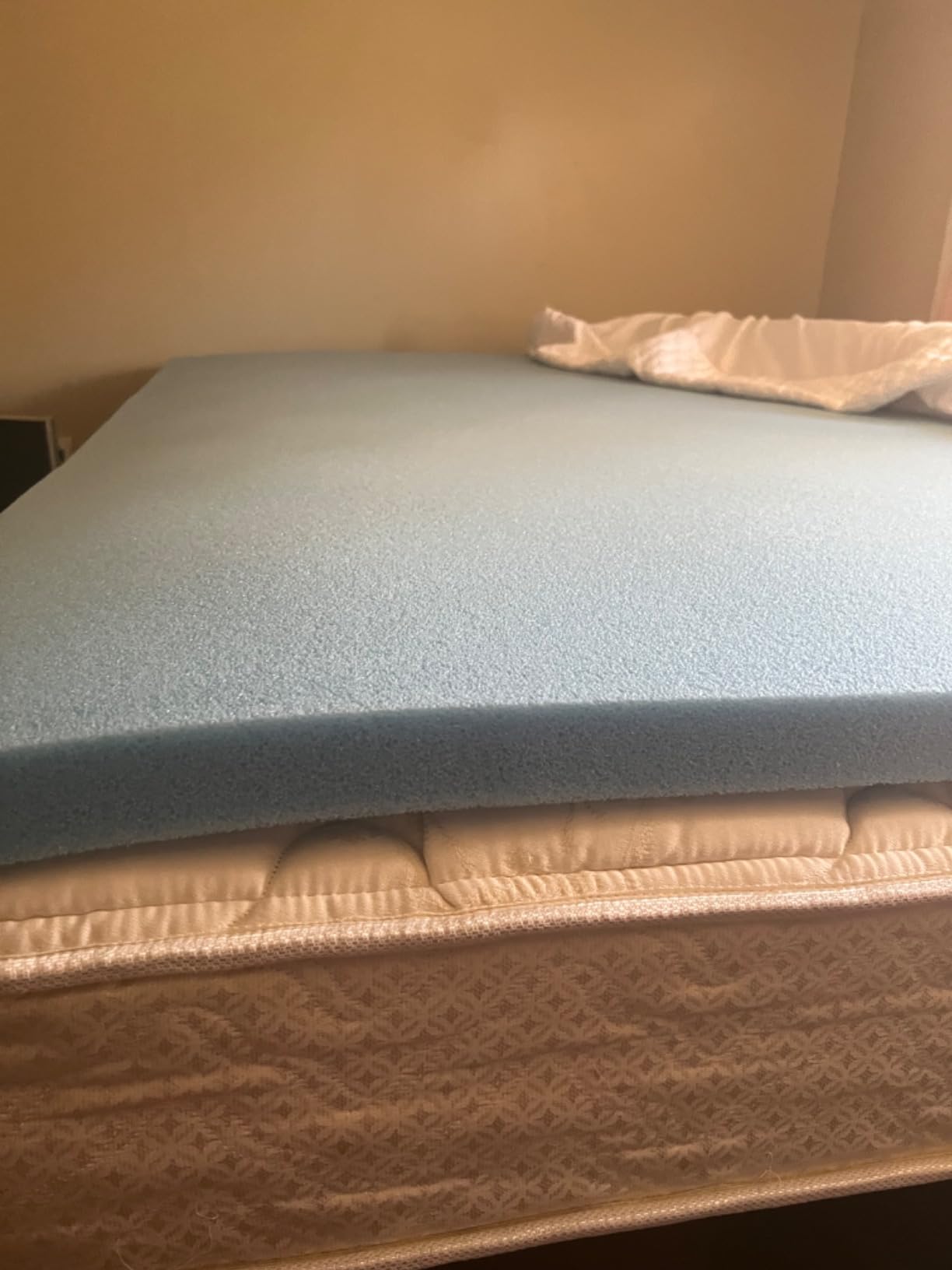 Amazon Basics Cooling Gel-Infused Memory Foam Mattress Topper, CertiPUR-US Certified, 3 inches, Queen, Blue customer photo 2