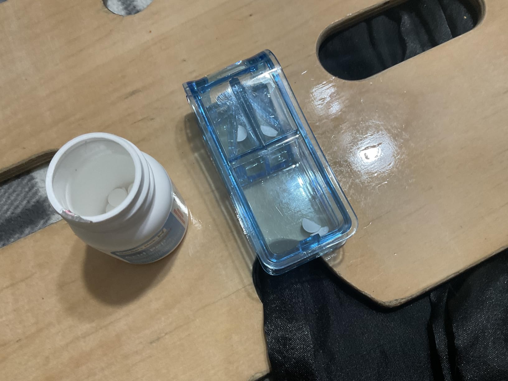2PCS Pill Cutter, Professional Pill Splitter for Cutting Small Pills or Large Pills in Half (Blue) customer photo 1