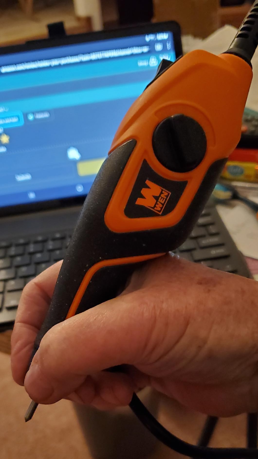 WEN 21D Variable-Depth Carbide-Tipped Engraver for Wood and Metal, Lightweight, Variable Speed, Compact, Orange customer photo 2