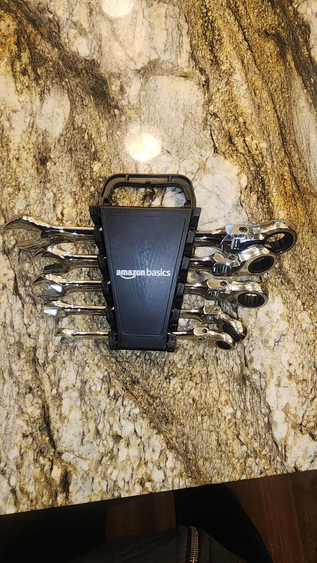 Amazon Basics Ratchet Wrenches Set, Flexible SAE Flex Head, 5-Piece customer photo 1