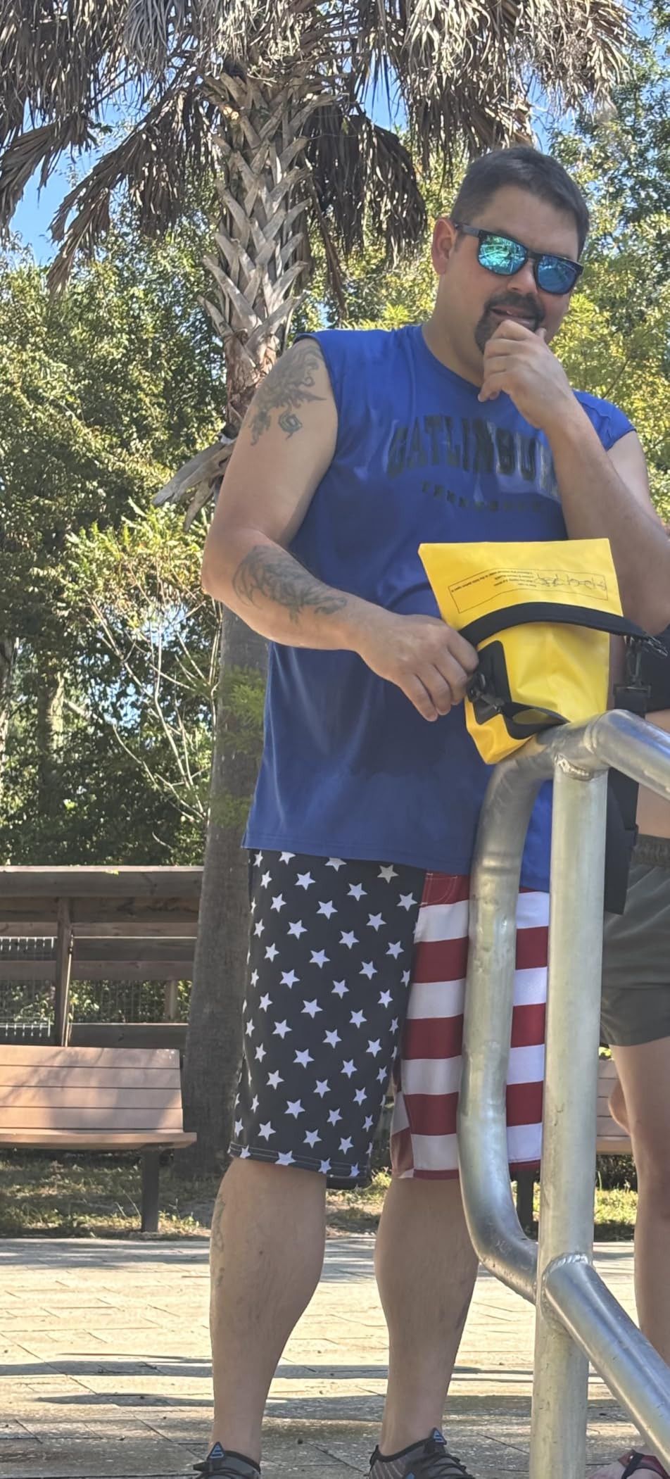 Unigear Dry Bag Waterproof, 2L/5L/10L/20L/30L/40L Floating and Lightweight Bags for Kayaking, Boating, Fishing, Swimming and Camping with Waterproof Phone Case customer photo 1