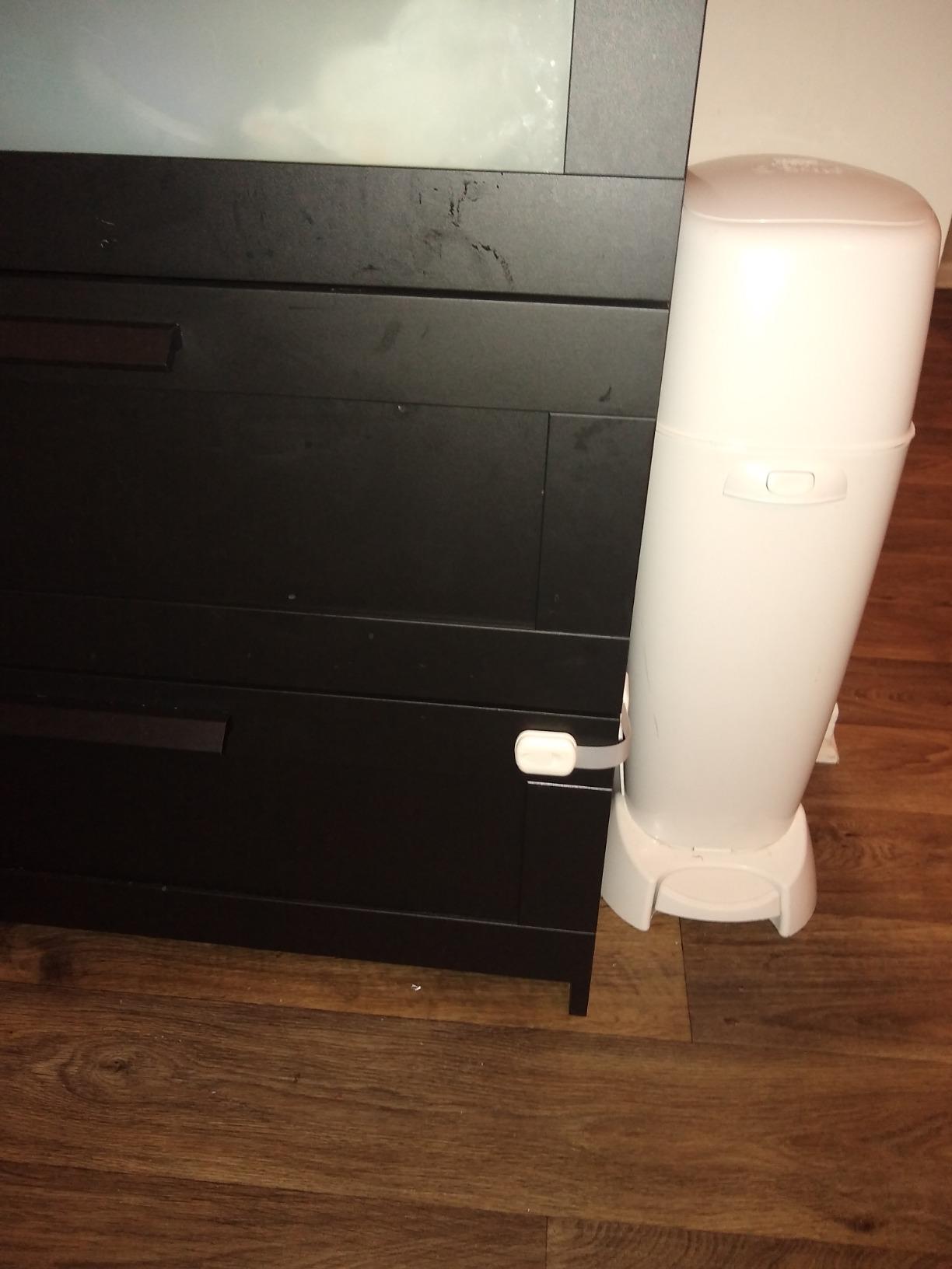 12 Pack Vkania Baby Proofing Cabinet Strap Locks - Child Safety Drawer Cupboard Oven Refrigerator Adhesive Locks - Adjustable Toilets Seat Fridge Latches - Kids Proof Kit - No Drilling customer photo 1