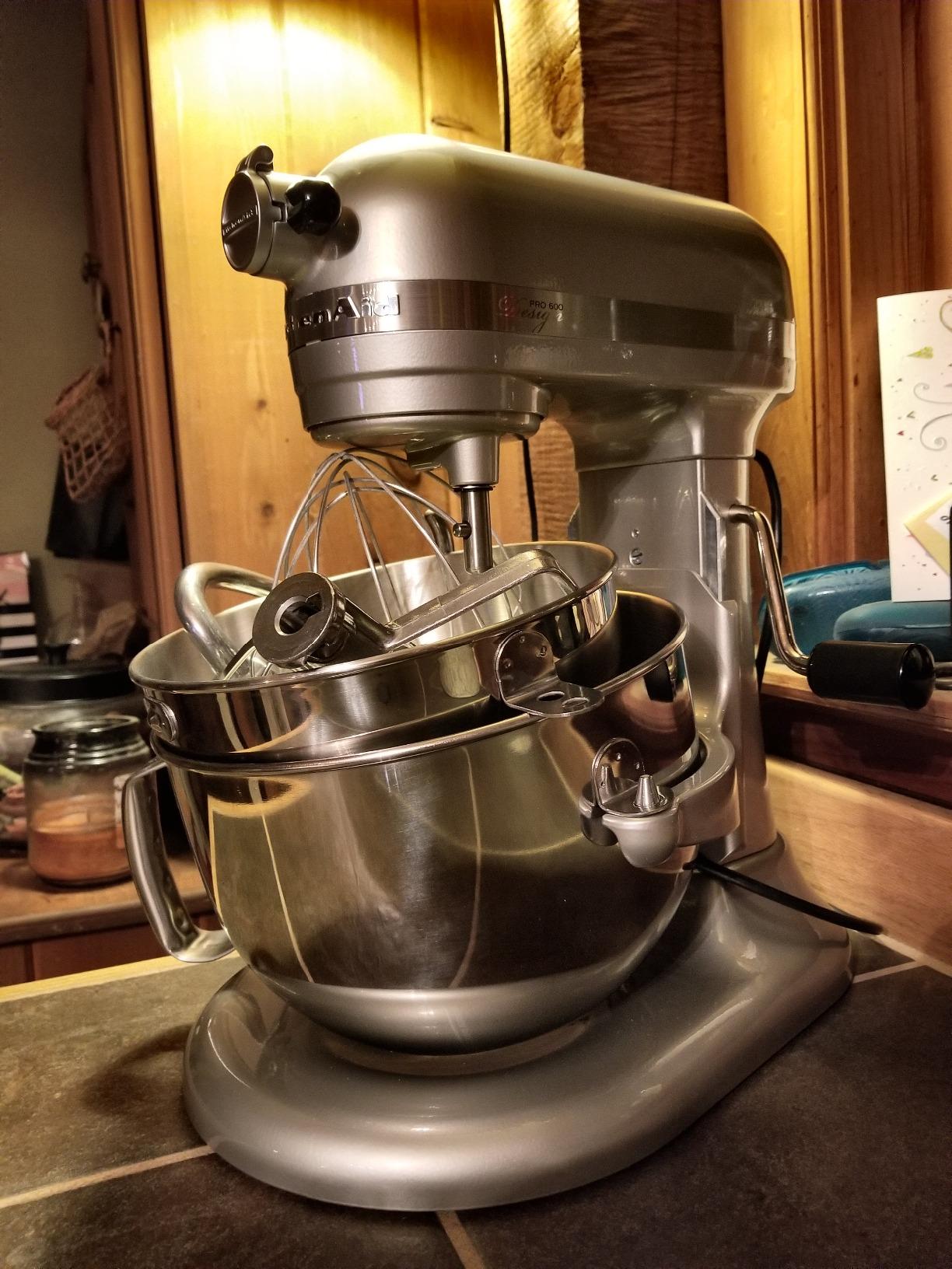 KitchenAid Professional 600 Series 6 Quart Bowl-Lift Stand Mixer, Bird of Paradise (Renewed) customer photo 1