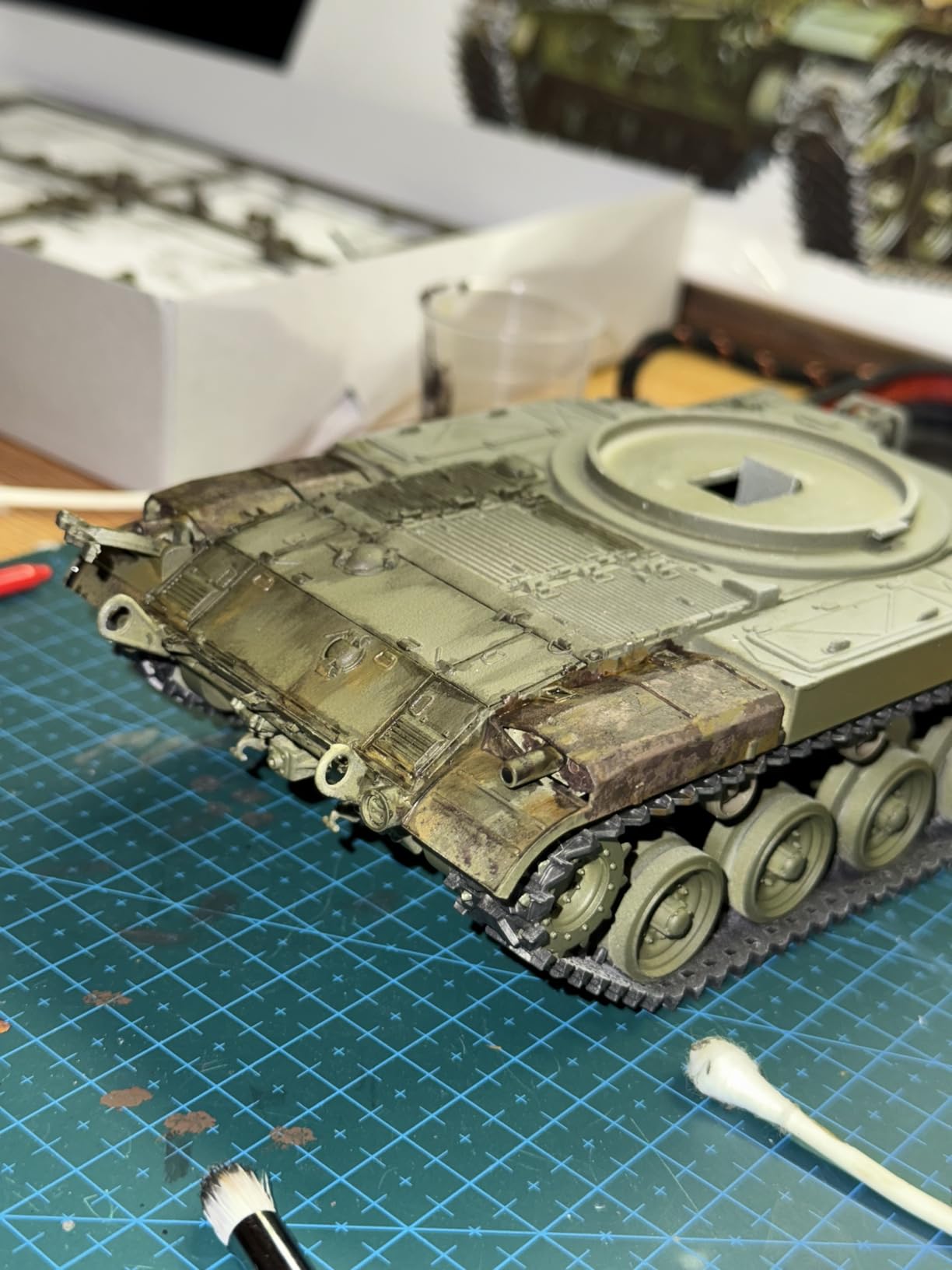 Vallejo - WWII American Armour & Infantry Model Color Paint Set | Historic US Military Shades | Brush & Airbrush Compatible Acrylic Colors | Pro Modeler Collection | 6 bottles x 18 ml. (0.6 fl.oz) customer photo 2