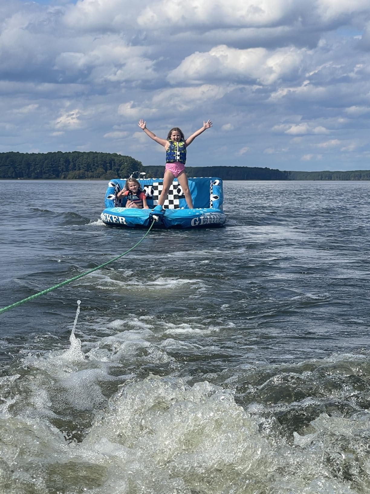 Serenelife Inflatable Towable Tube for Boating - 2-4 Person, 4500 lbs Pulling Capacity, Deck Seats & Backrest, Premium Nylon Cover, Grab Handles, Front/Back Tow Points, Speed Safety Valve customer photo 2