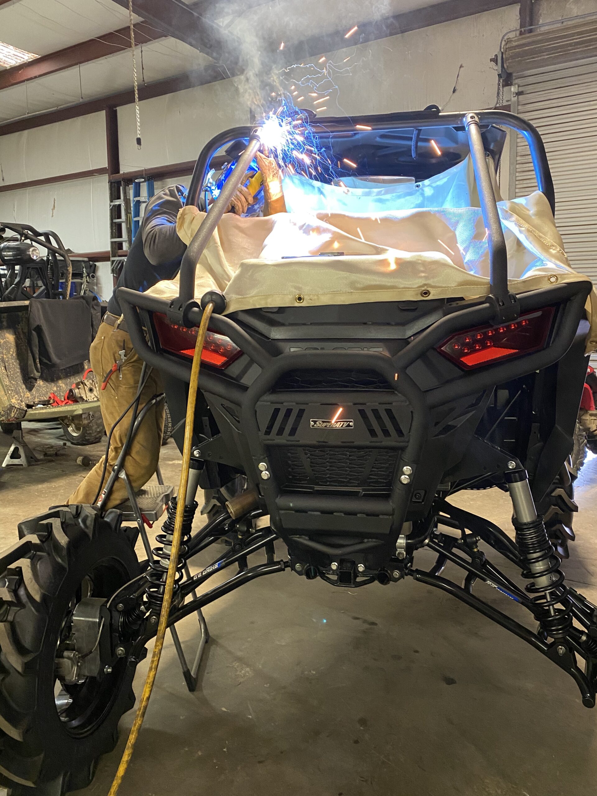 Deke Home - Fireproof Welding Blanket 4x6 ft, Heavy-Duty Fiberglass Fire Shield for Welding, Heat Resistant 1,000°F, Fire Retardant, Fireproof Insulation Blankets for Home, Kitchen & Industrial Use customer photo 2