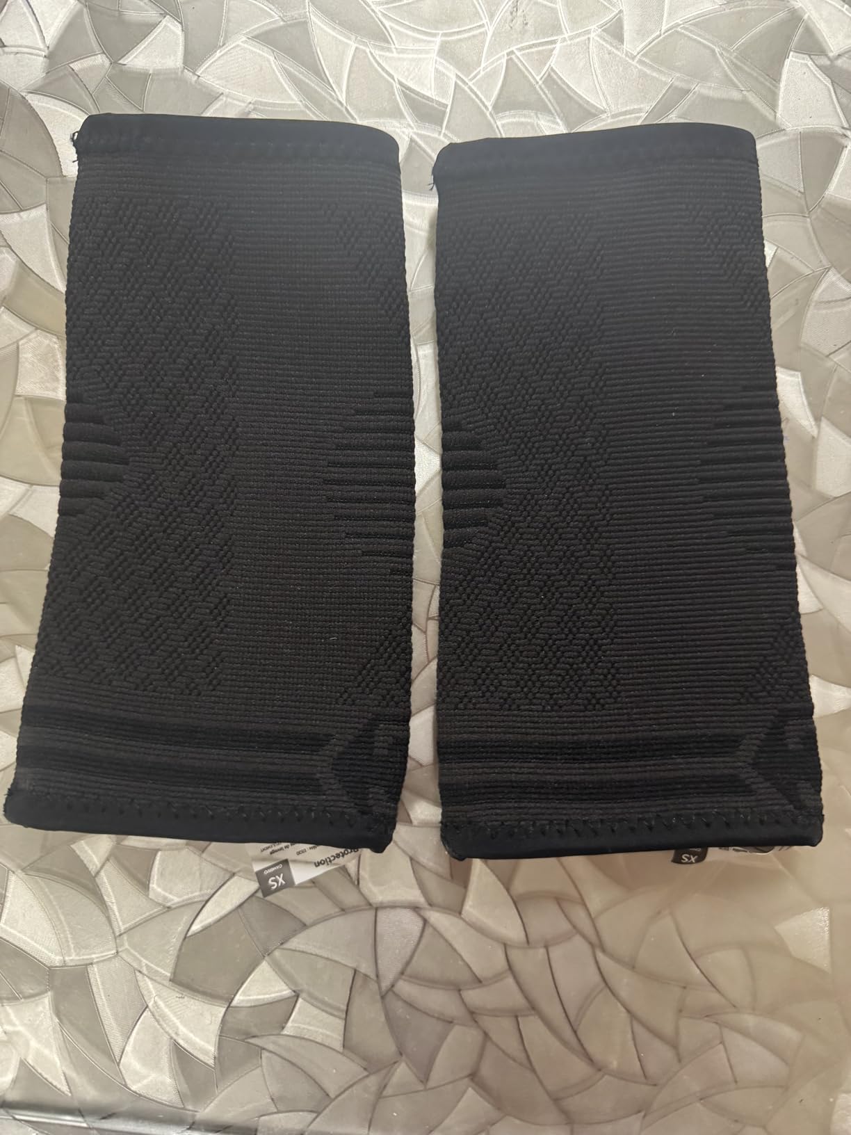 CAMBIVO 2 Pack Elbow Brace for Tendonitis, Tennis Elbow Compression Support Sleeve for Golfers Elbow Pain Relief, Arthritis, Bursitis, Workout, Weightlifting customer photo 2