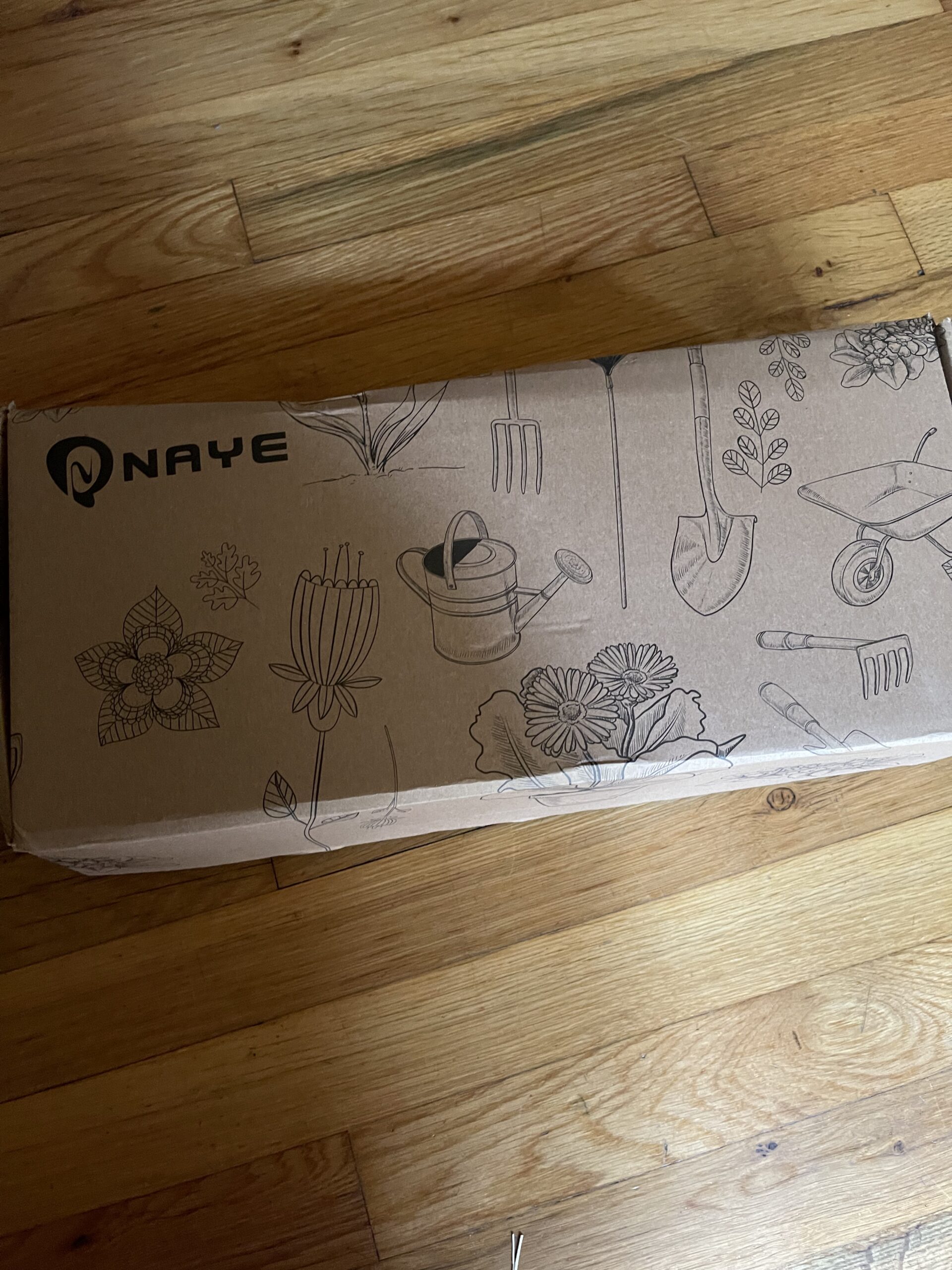 NAYE Garden Tool Set, Cute Gardening Gifts for Women, Birthday Gifts for Mom, Heavy Duty Tool Kit with Gloves, Garden Tote, Kneeling Pad, Hand Pruner, Trowel, Hand Rake, Weeder, Fork, Transplanter, Multicolor customer photo 2