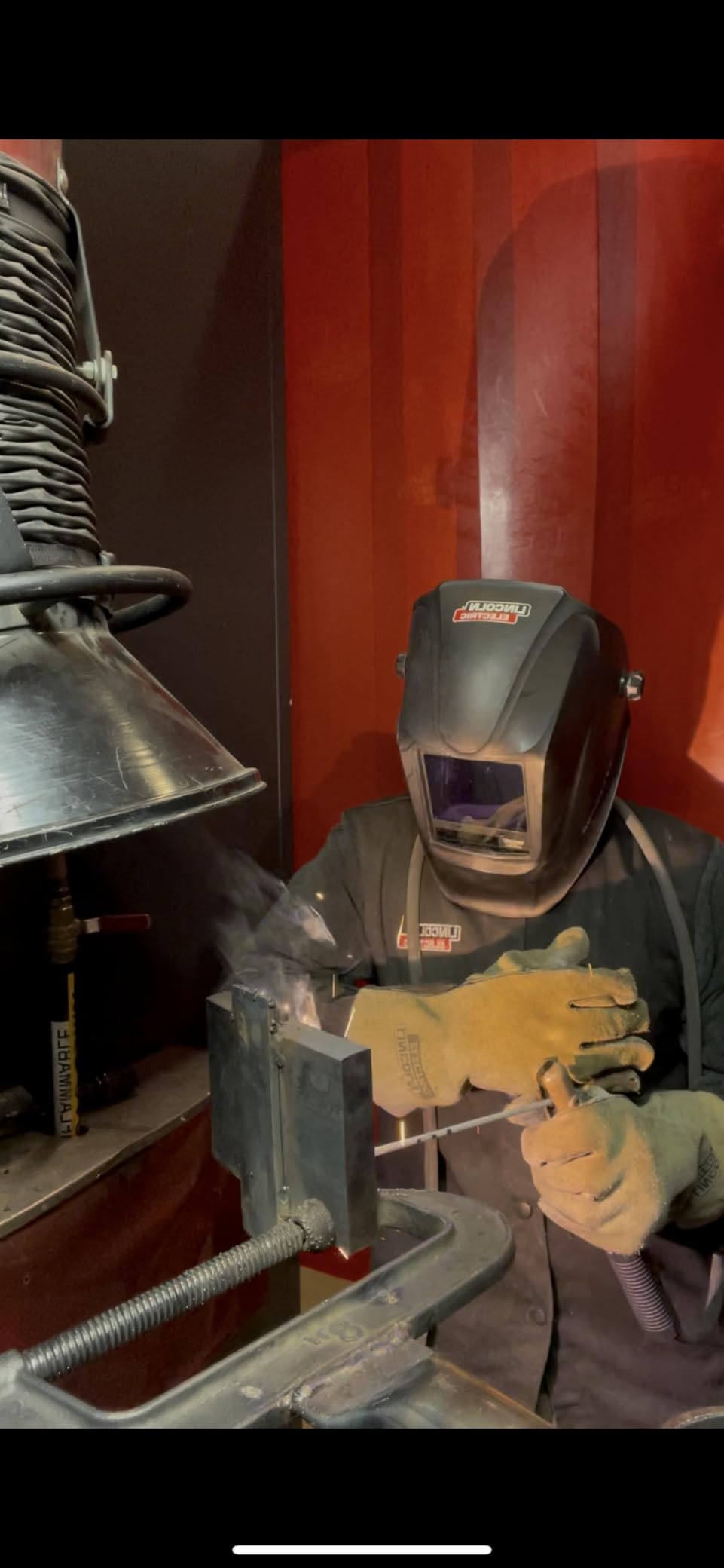 Lincoln Electric K3034-4 VIKING 3350 Auto Darkening Welding Helmet with 4C Lens Technology, Matte Black, extra large customer photo 1