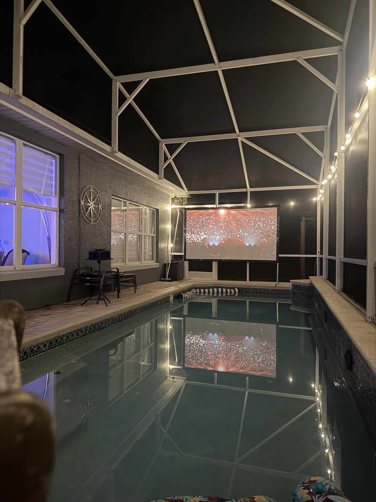 Projector Screen Outdoor,JWSIT 120 inch Outdoor Movie Screen-Upgraded 3 Layers PVC 16:9 Projector Screen,Portable Video Projection Screen with Carrying Bag for Home Theater Backyard customer photo 1