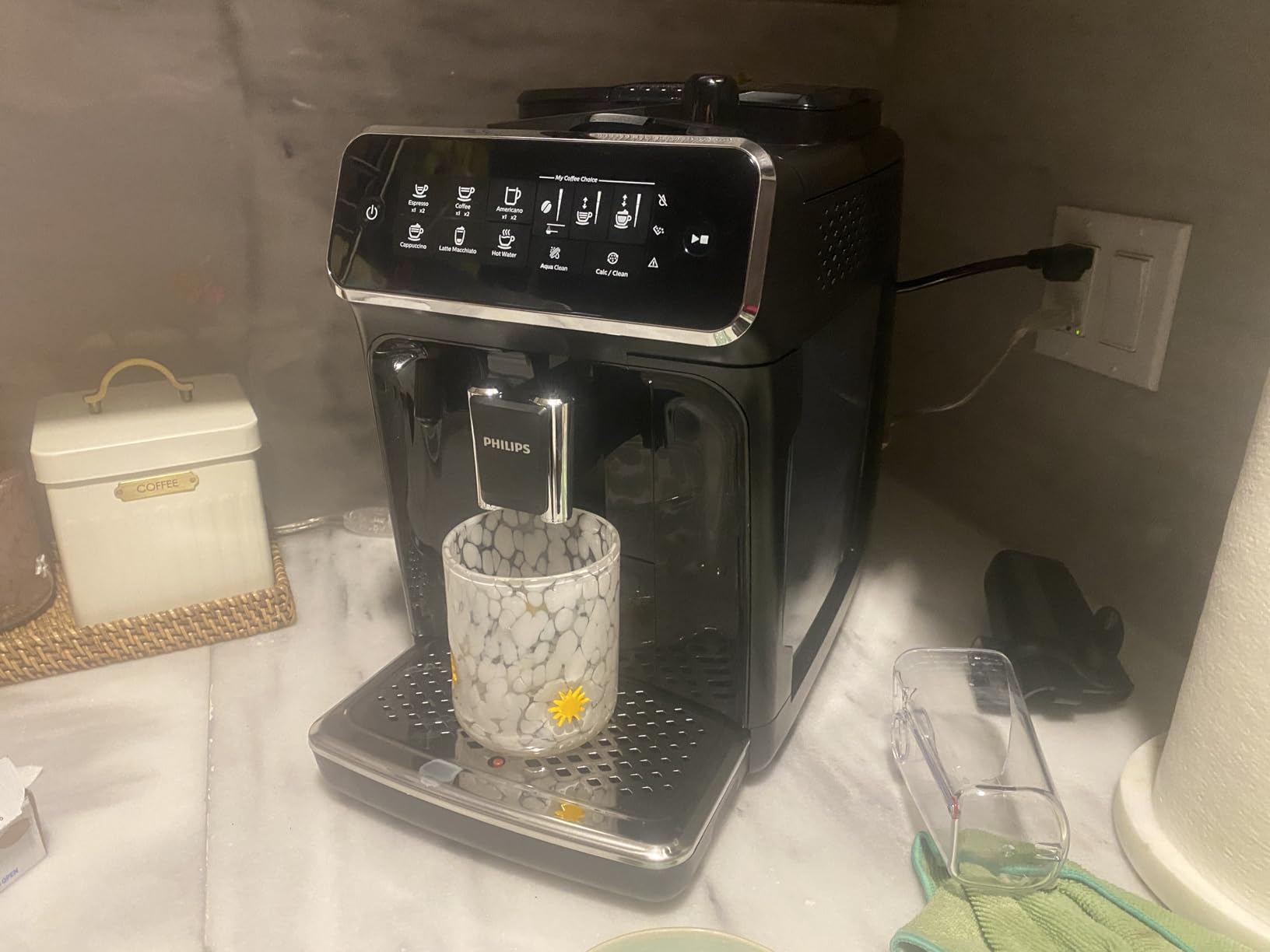 Philips 3200 Series Fully Automatic Espresso Machine, LatteGo Milk Frother, 5 Coffee Varieties, Intuitive Touch Display, 100% Ceramic Grinder, AquaClean Filter, My Coffee Choice, Black (EP3241/54) customer photo 2