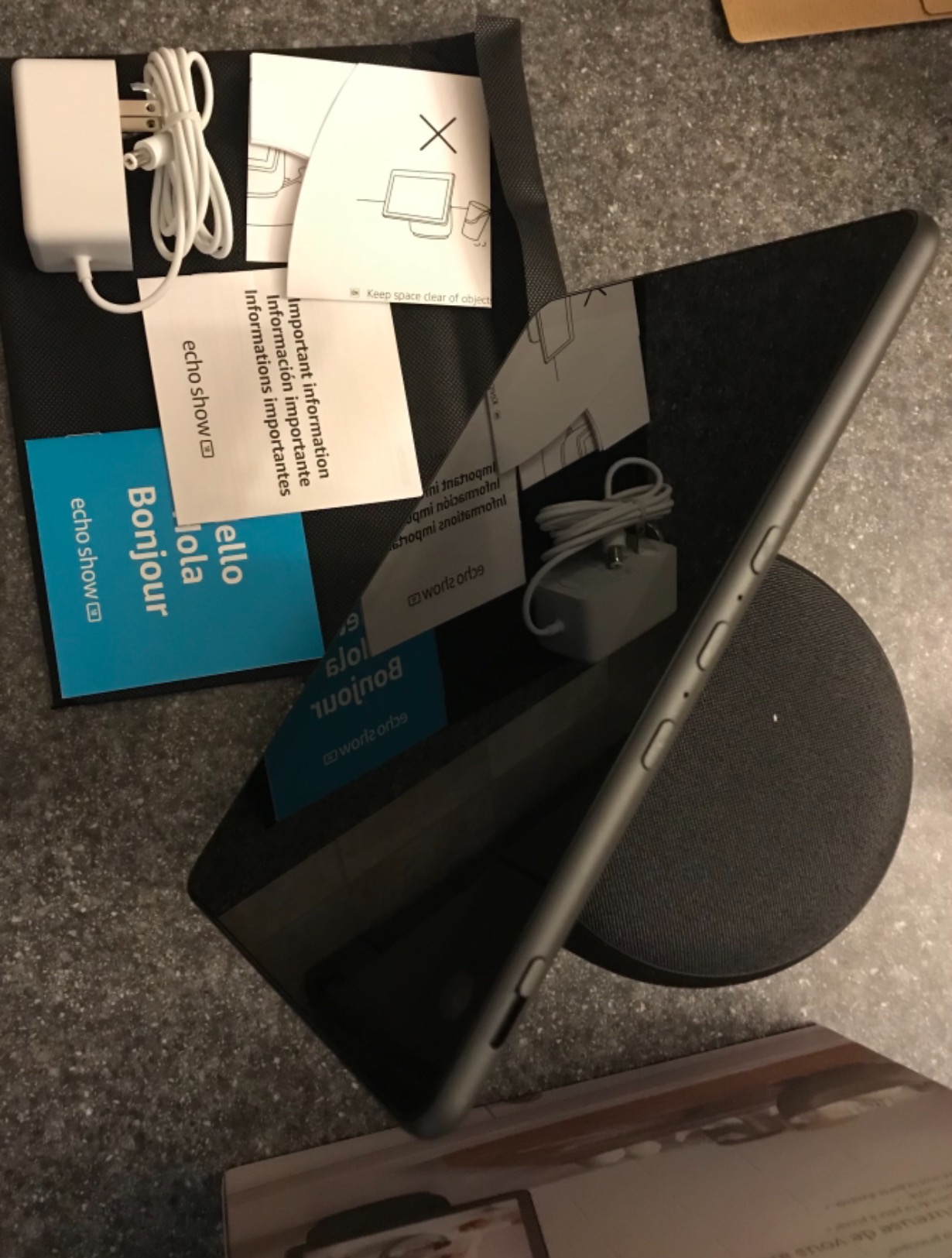 Echo Show 10 (newest model), HD smart display with premium sound, motion and Alexa, Charcoal customer photo 2