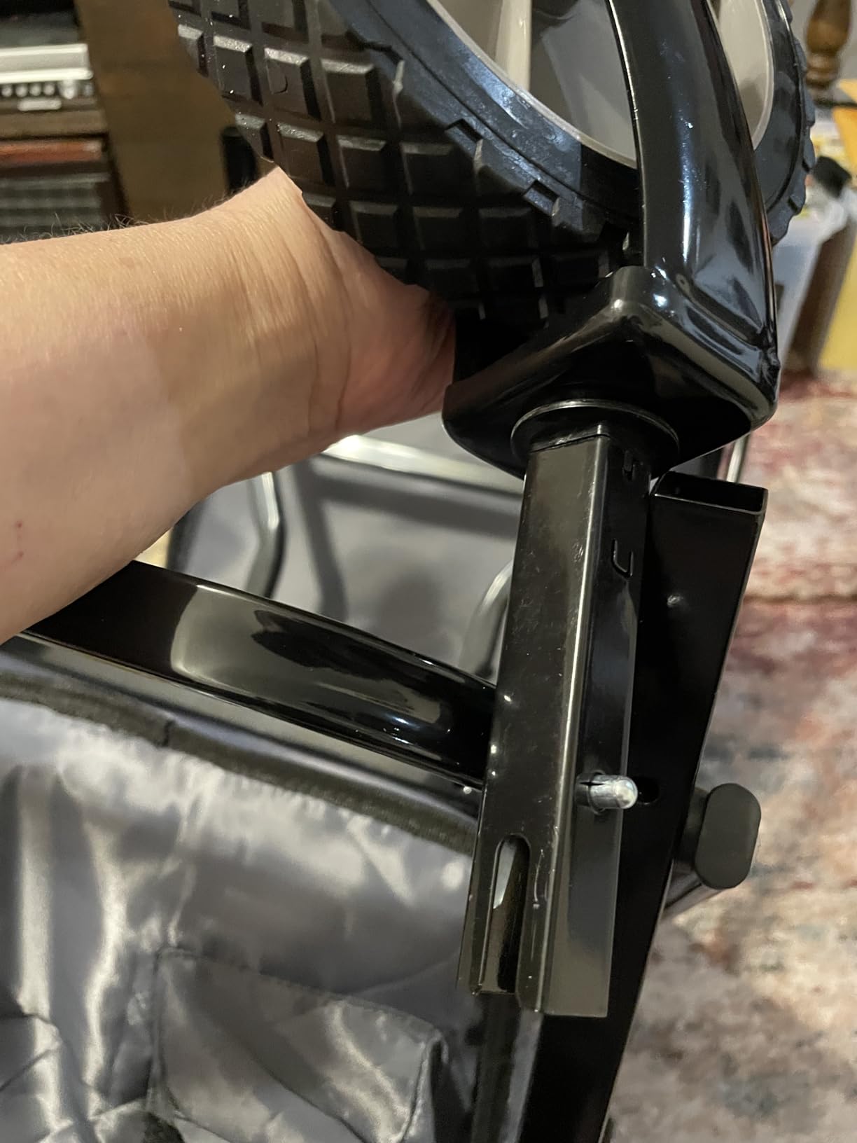 Amazon Basics Collapsible Heavy Duty Utility Wagon for Outdoor Sports, Camping, Garden, and Shopping, 265 Pounds Capacity, 27.6 x 40.9 x 20 inches, Black customer photo 2