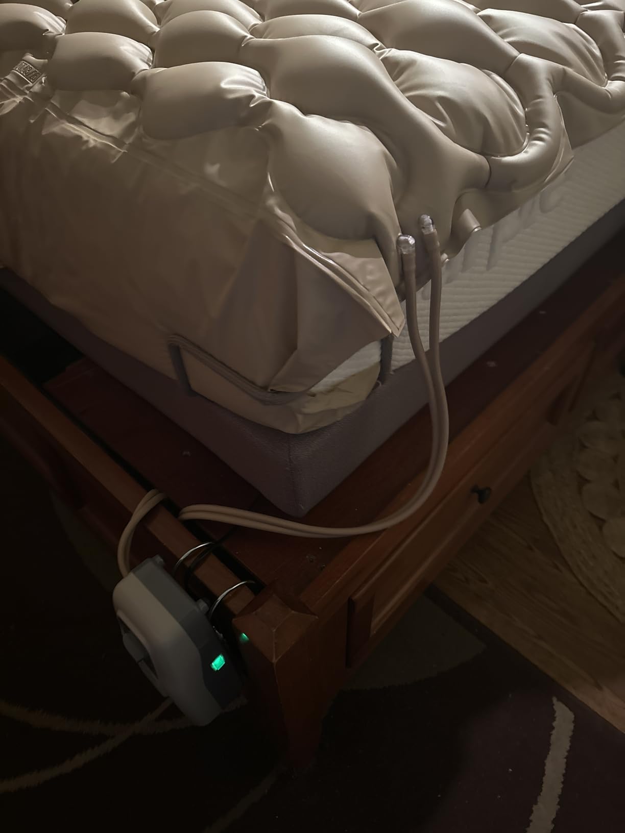 Vaunn Medical Cloud Air Whisper Quiet Alternating Air Pressure Mattress Topper with Pump Twin Size 36