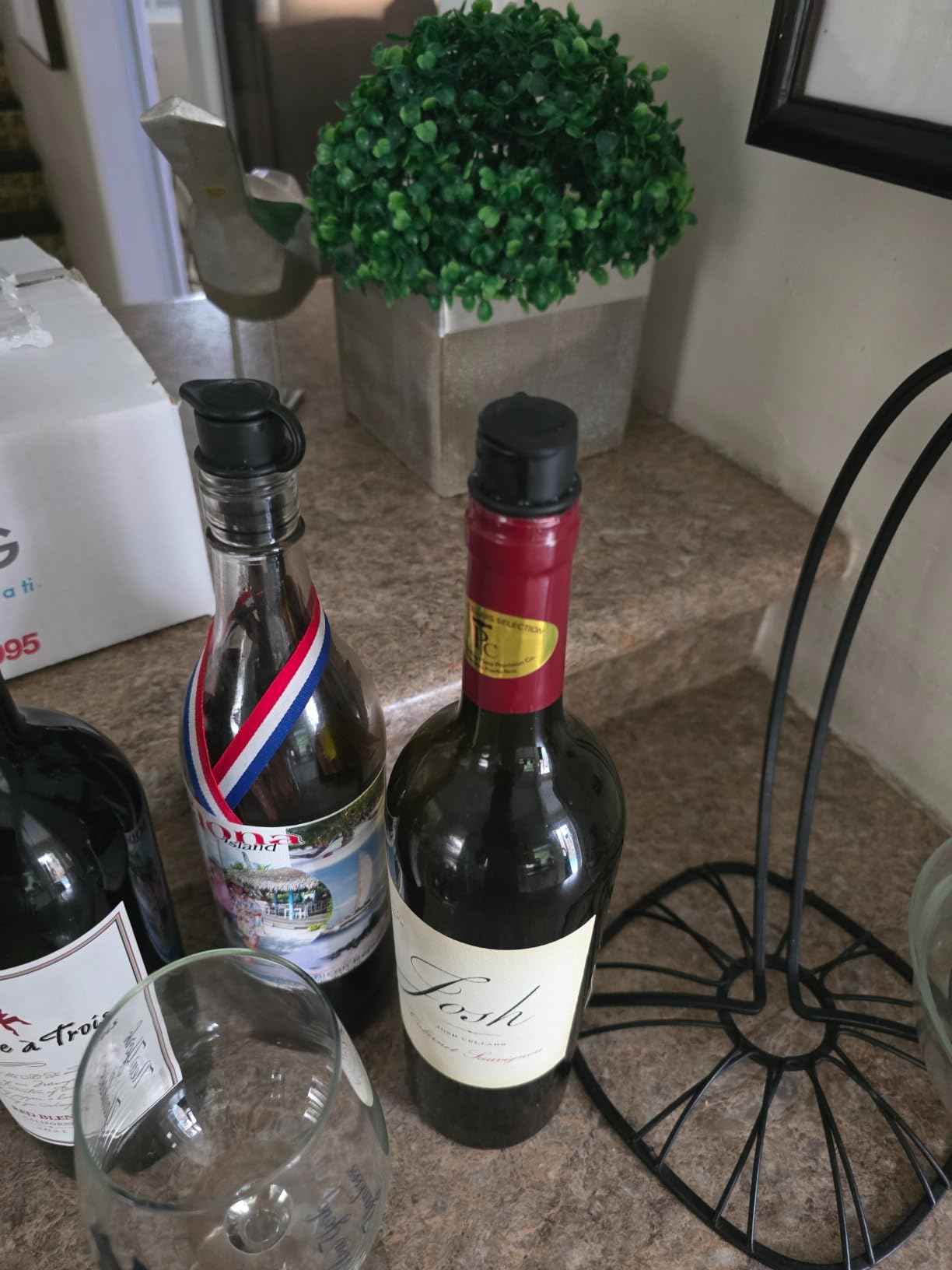 Haley's Corker 5-in-1 Wine Aerator, Stopper, Pourer, Filter and Re-Corker, 2 Pack customer photo 1