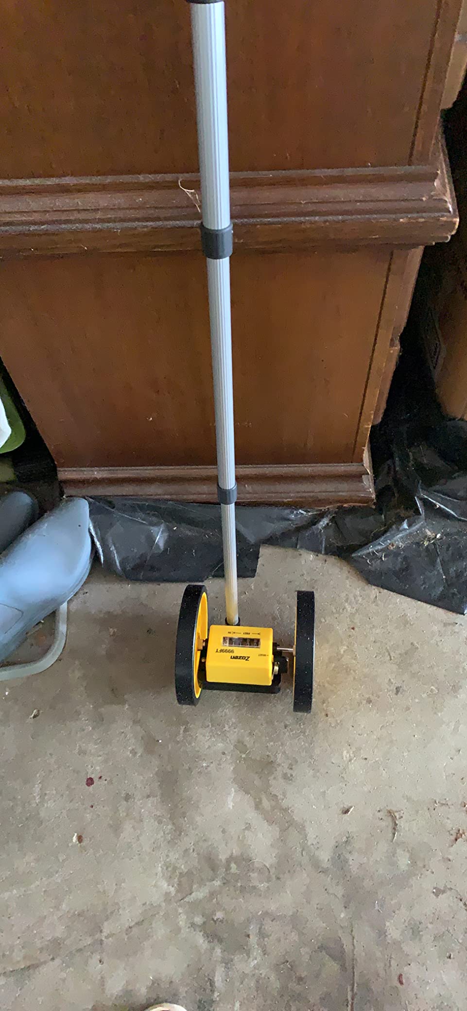 Zozen Measuring Wheel in Feet and Inches, 6-inch Measure Wheel - Telescopic/Mechanical/One Key to Reset/Starting Point Arrow and Cloth Carrying Bag, Measurement Up to 10,000Ft. customer photo 1