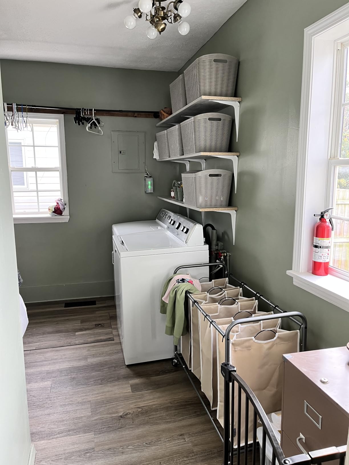 STORAGE MANIAC Laundry Sorter 4 Section, 47.5 Gal (180 L) Laundry Hamper with Wheels, Clothes Divider Basket Sorter, Clothes Separator Hamper Cart with Wheels and Removable Bags, Gray customer photo 1