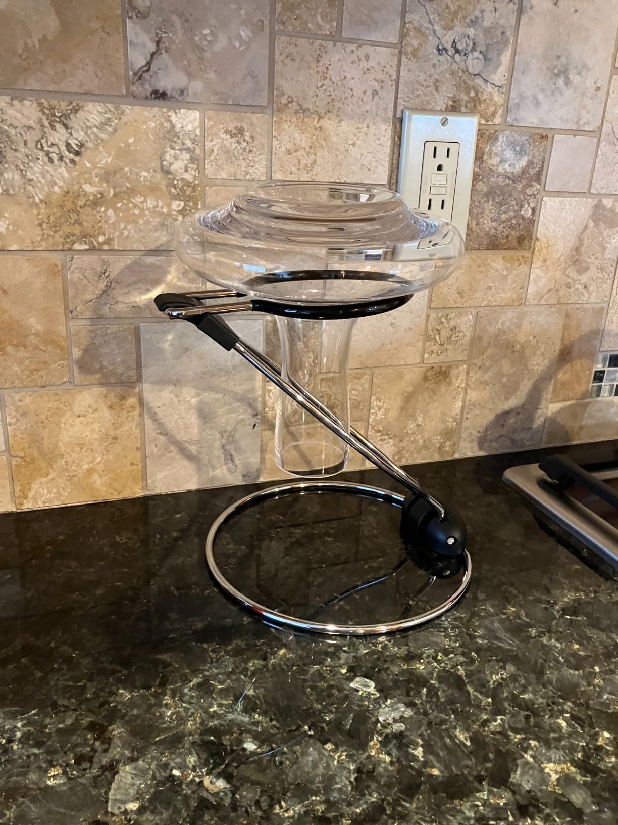 Wine Decanter Built-in Aerator Pourer, Wine Carafe, Red Wine Decanter,100% Lead-free Crystal Glass, Wine Hand-held Aerator, Wine Gift, Wine Accessories (Clear，Crystal) customer photo 1