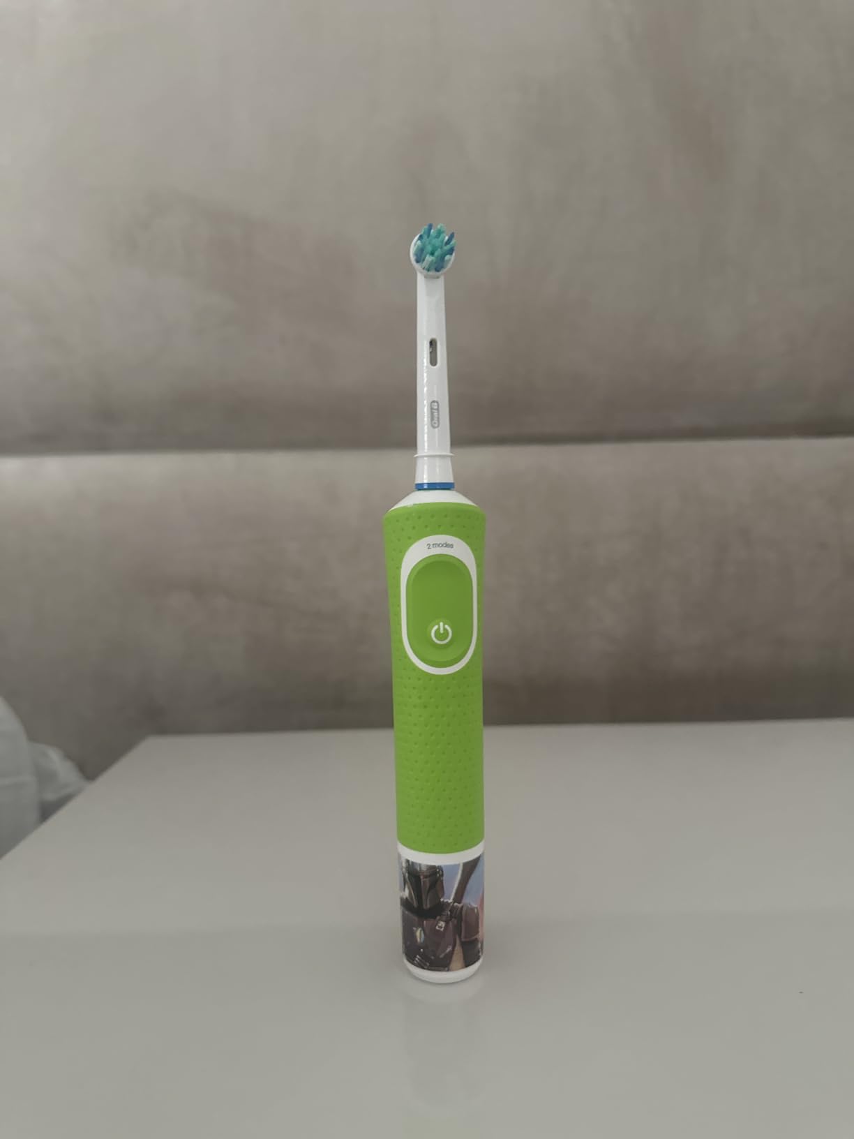 Oral-B Kids Electric Toothbrush Featuring Disney's Frozen for Kids 3+ customer photo 2