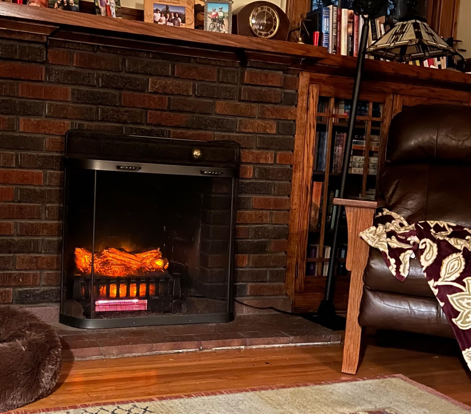 duraflame Electric Log Set 1,000 Sq Ft Infrared Heater, Faux Logs Insert with LED Flames for Existing Fireplaces, Crackling Sounds, Remote Control Included customer photo 2