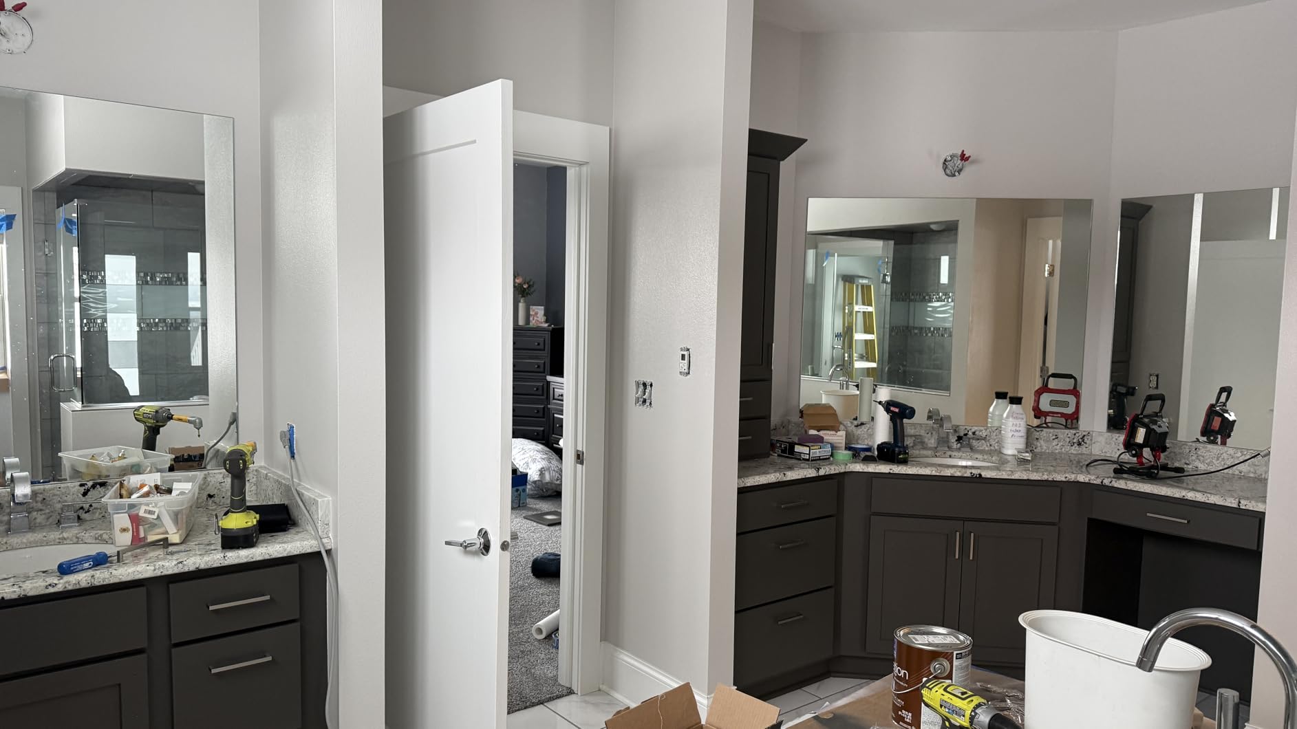 BANG4BUCK High Performance HVLP Gravity Feed Spray Gun with 1.4mm 1.7mm 2.5mm Fluid Tips, 1000cc Aluminum Cup for Auto Paint, Primer, Clear/Top Coat & Touch-Up customer photo 2