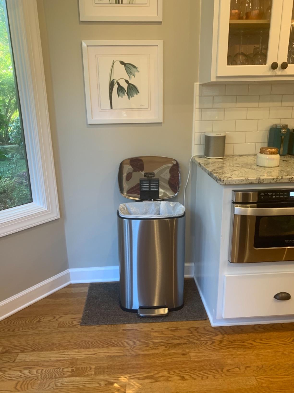 iTouchless 13.2 Gallon Step Trash Can with Odor Control Filter, Stainless Steel Kitchen Garbage Can, 50 Liter, Silent Soft-Close Step Pedal, Fingerprint-Proof, Ivory White customer photo 2