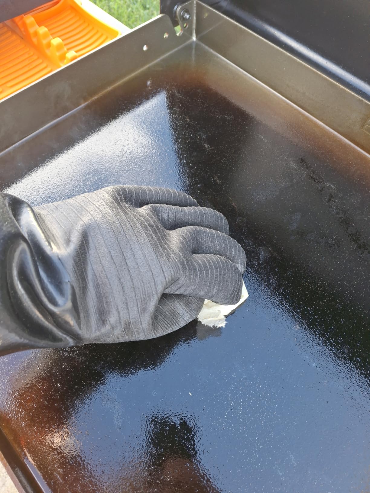 Aillary 932°F Extreme Heat Resistant Gloves for Grill BBQ, Waterproof Long Sleeve Pit Grill Gloves for Fryer, Baking, Oven, Smoker, Fireproof, Oil Resistant Neoprene Coating 14-Inch customer photo 2