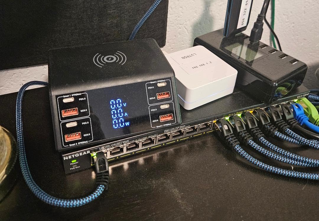 NETGEAR 24 Port PoE Switch Unmanaged - 24 Port PoE Gigabit Switch with 16 PoE+ Ports (190W), Desktop or Rackmount (GS324P) customer photo 1