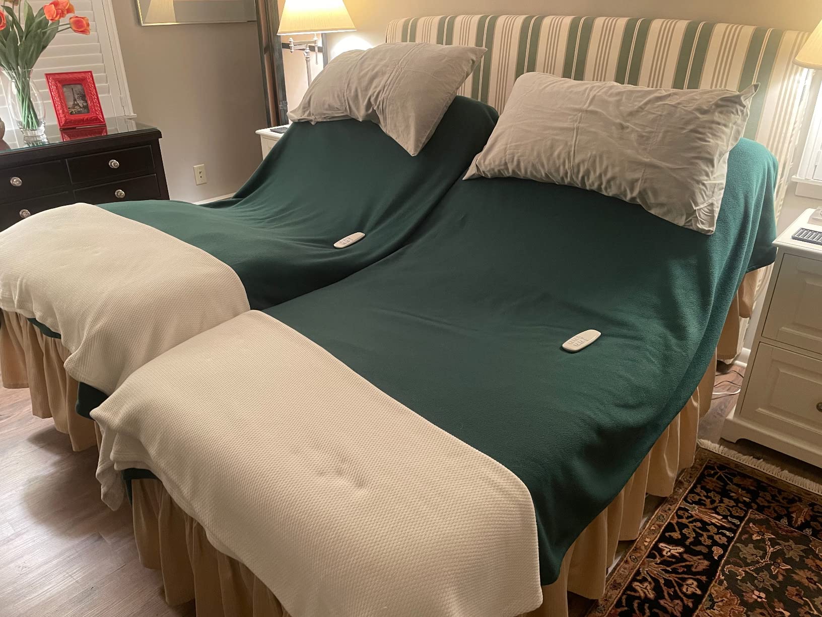 Lucid L150 Adjustable Base - Bed Frame with Head and Foot Incline - Wireless Remote Control - Premium Quiet Motor, Queen size customer photo 2