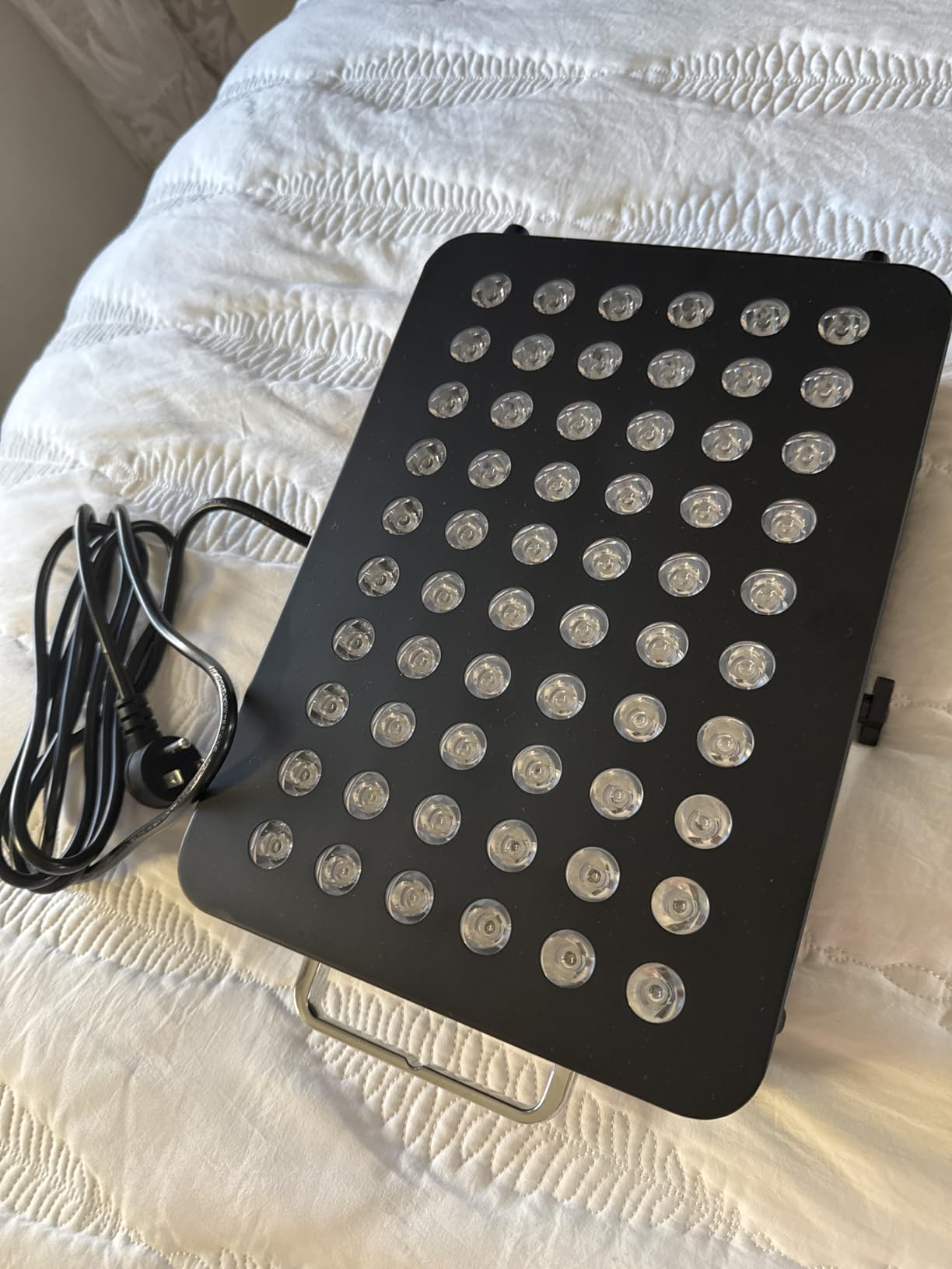 BestQool Red Light Therapy, Dual Chip Elite Grade LED Red Infrared Light Device with Near-Infrared Light 660nm 850nm High Power Red Light Therapy Panel at Home, Ideal for Body, Face, 105W customer photo 1