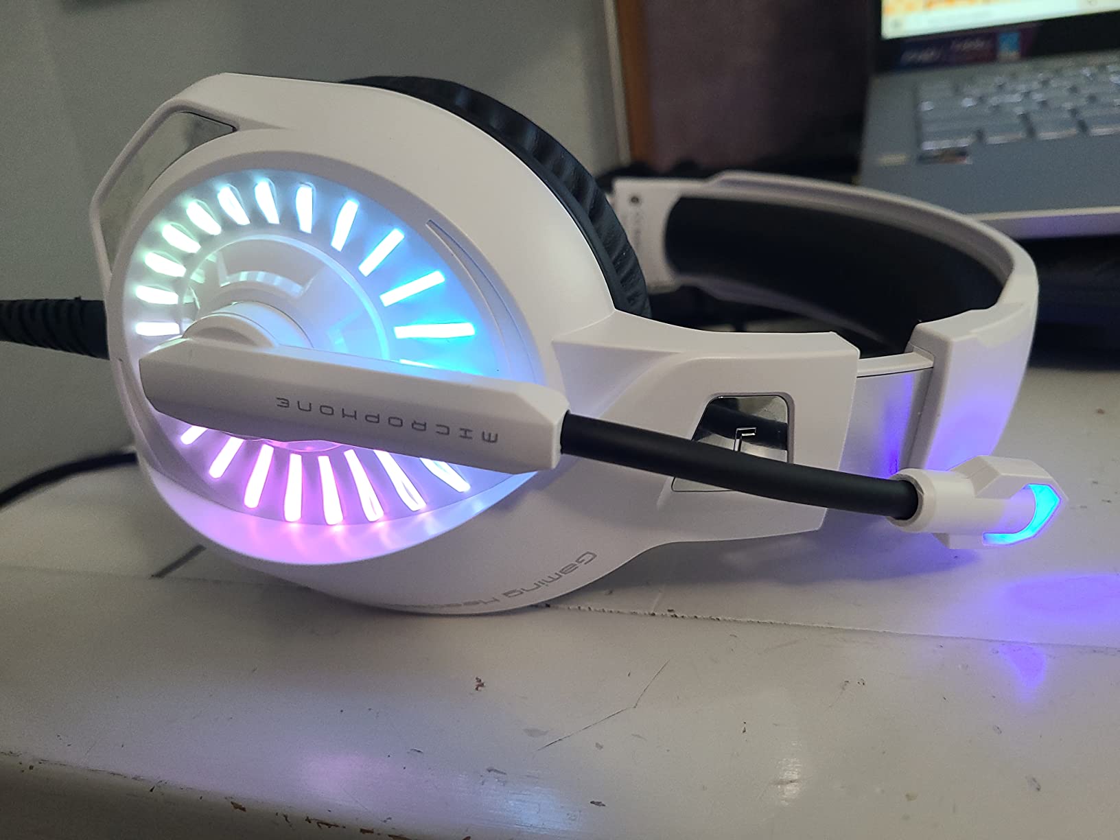 ZIUMIER Gaming Headset with Microphone, Compatible with PS4 PS5 Xbox One PC Laptop, Over-Ear Headphones with LED RGB Light, Noise Canceling Mic, 7.1 Stereo Surround Sound customer photo 2