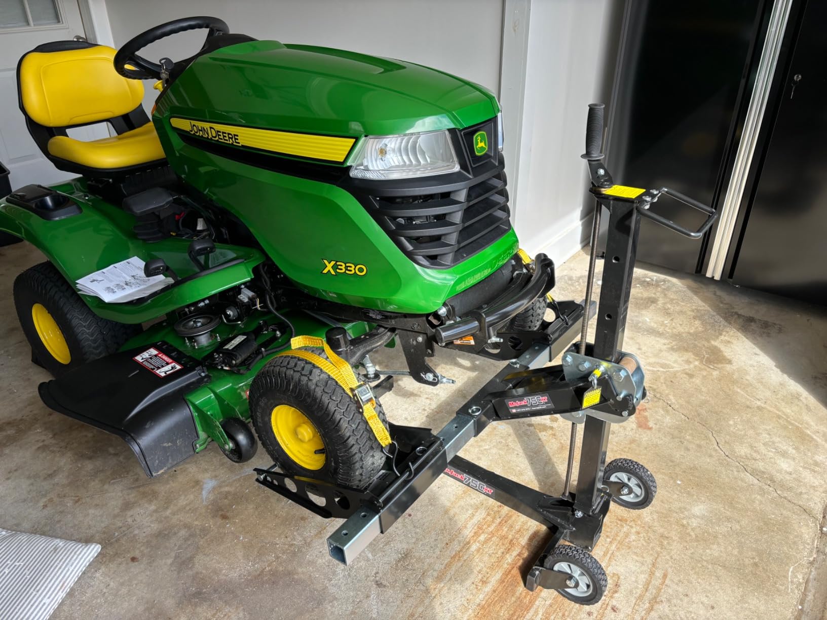 MoJack MJ750XT Professional Zero Turn Radius Lawn Mower Lift - 750 Pound Lift Capacity, Universal Capacity for Tractors & ZTR Mowers, for Safe & Efficient Maintenance customer photo 2